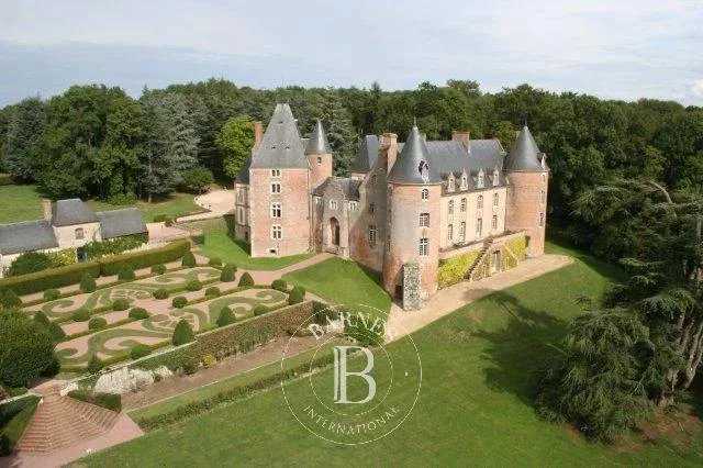 Aubigny-sur-Nère  - Castle 20 Bedrooms