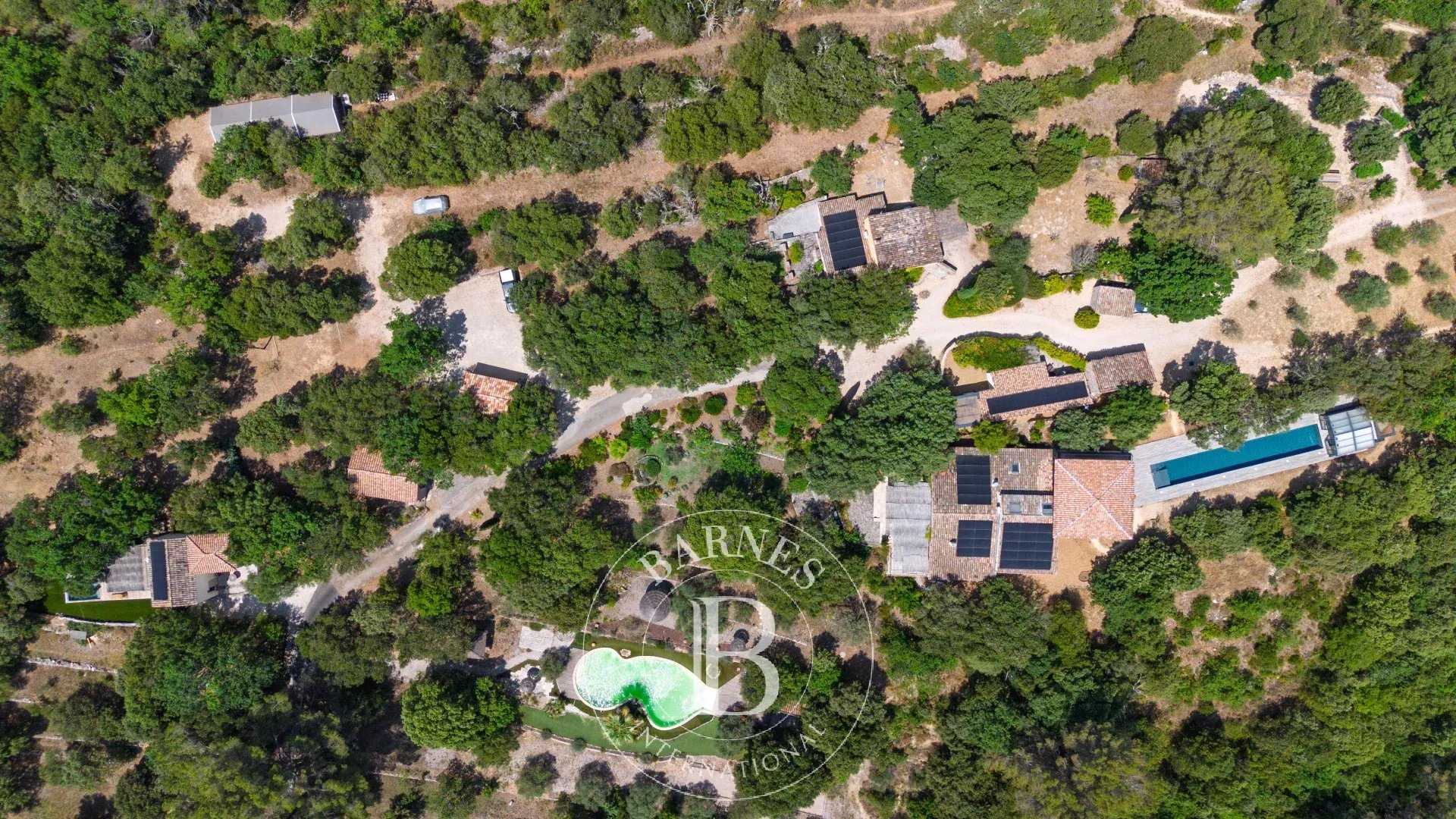 Saint-Maximin-la-Sainte-Baume  - Propriété 19 Pi&egrave;ces 12 Chambres
