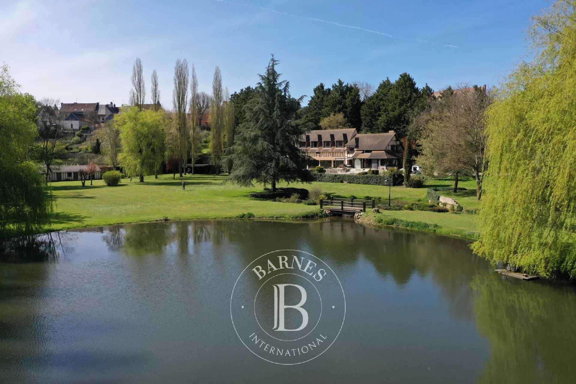 Conches-en-Ouche  - Maison 12 Pi&egrave;ces 5 Chambres