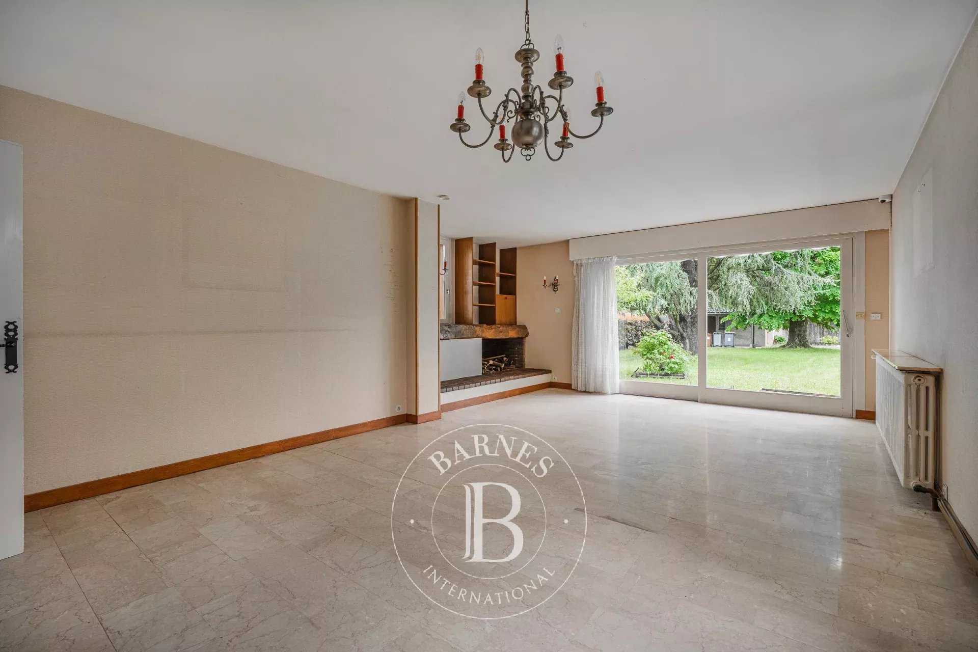 Coublevie  - Maison 7 Pi&egrave;ces 5 Chambres