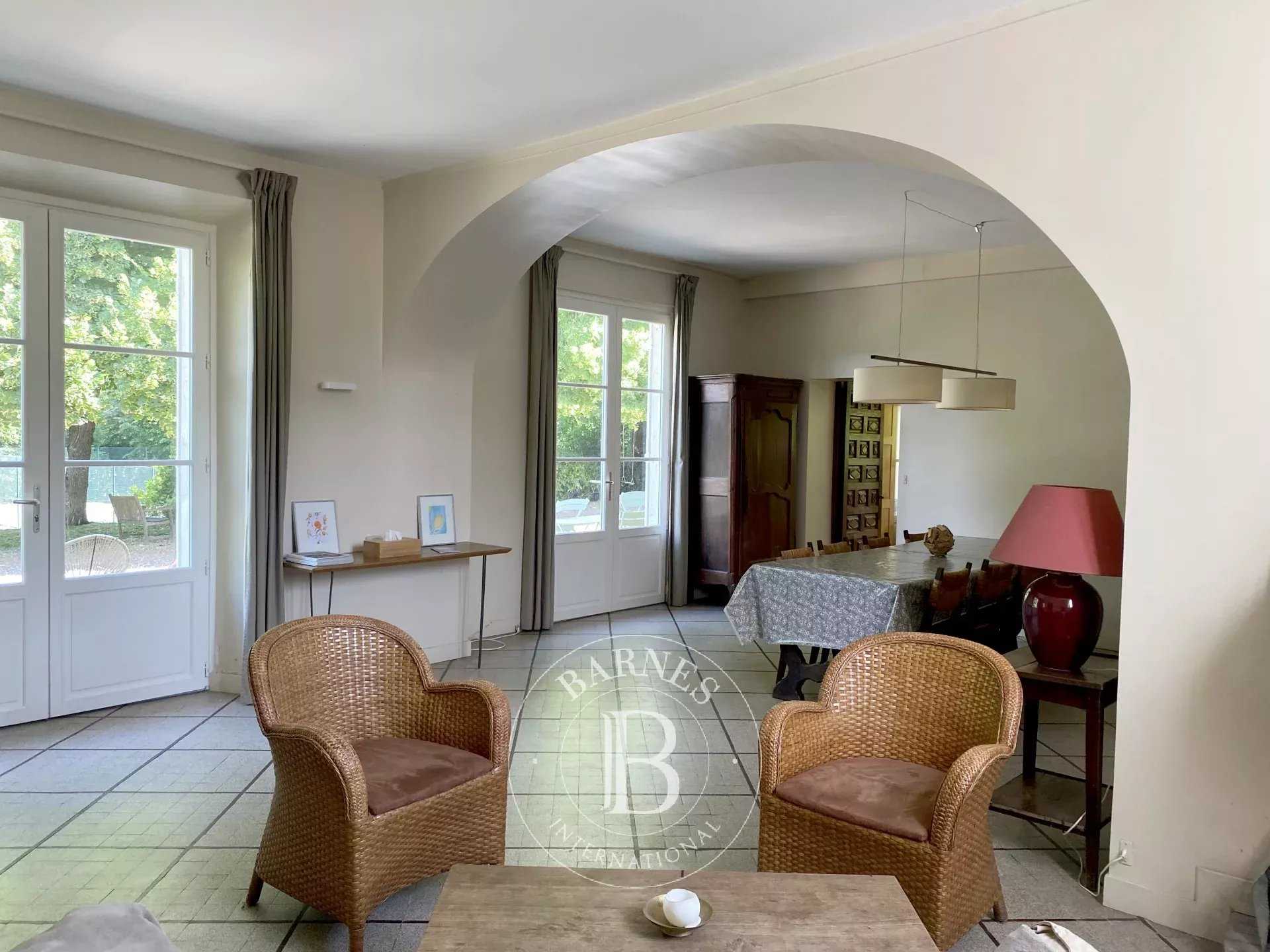Fontainebleau  - Propriété 7 Pi&egrave;ces 5 Chambres