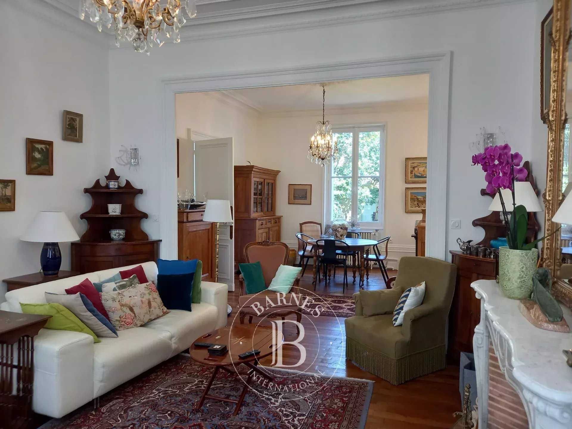 Châtellerault  - Maison de ville 8 Pi&egrave;ces 5 Chambres