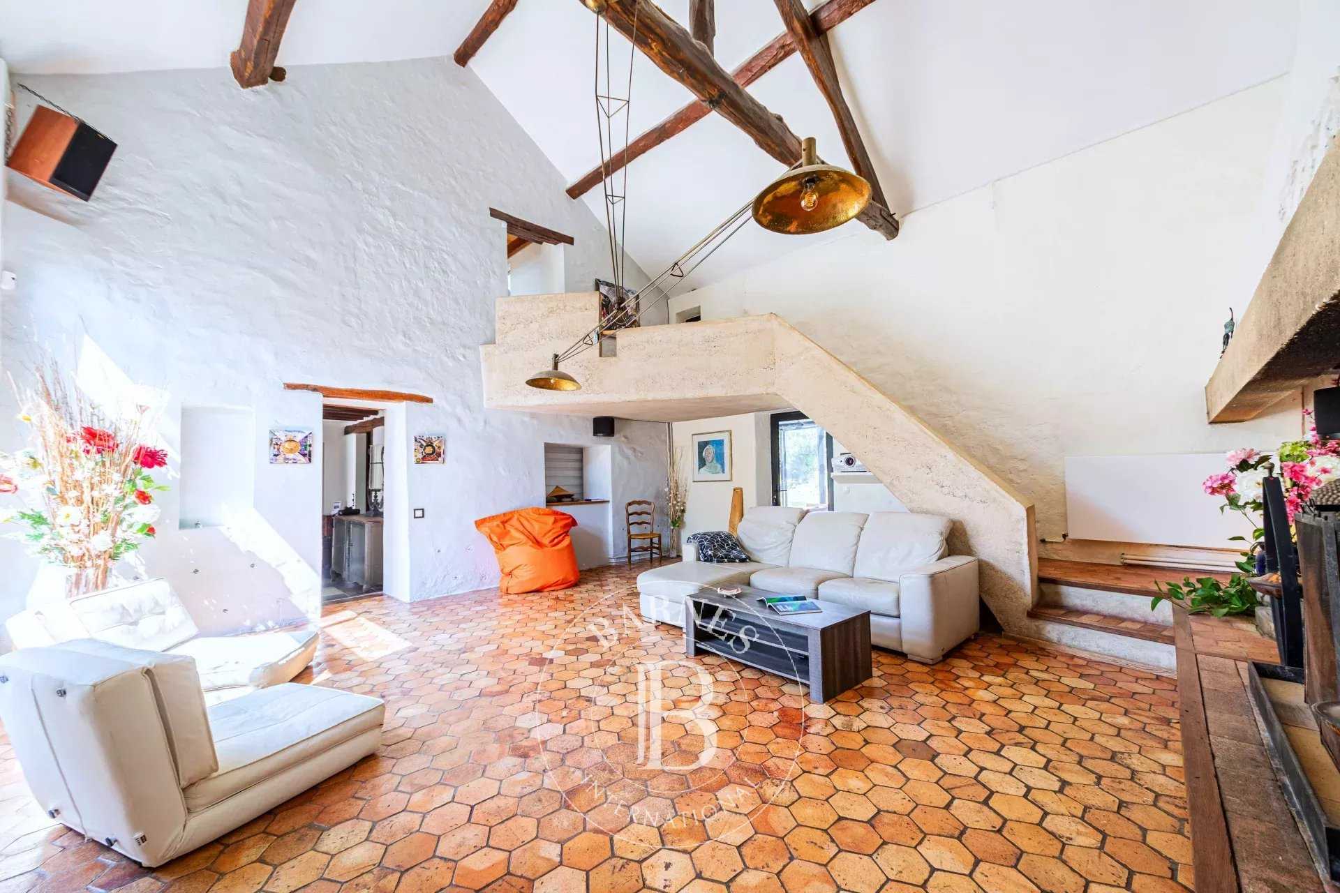 Marcoussis  - Maison 11 Pi&egrave;ces 4 Chambres