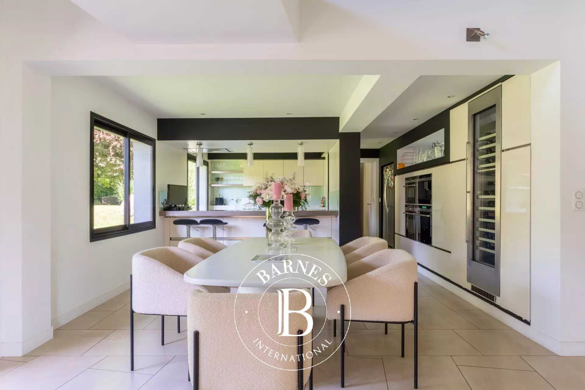 Bihorel  - Chaumière 8 Pi&egrave;ces