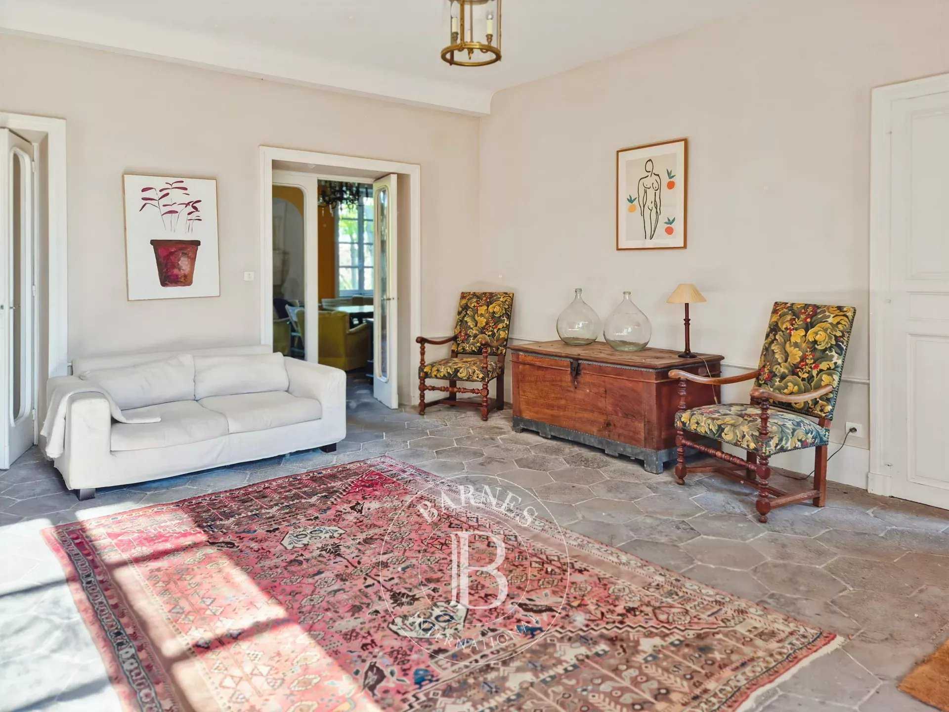 Cellule  - Maison 12 Pi&egrave;ces 8 Chambres