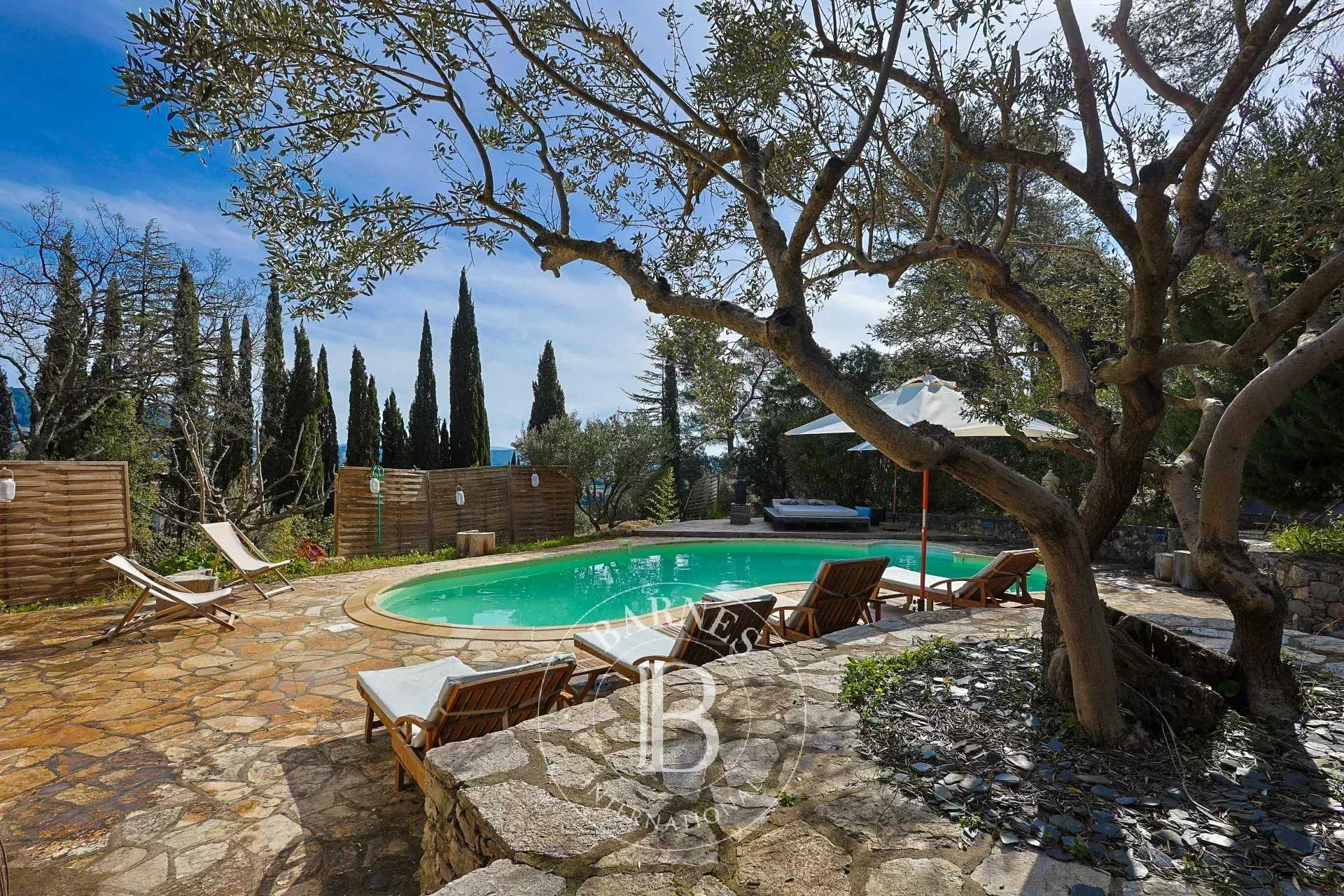 Lorgues  - Villa 16 Pi&egrave;ces 9 Chambres