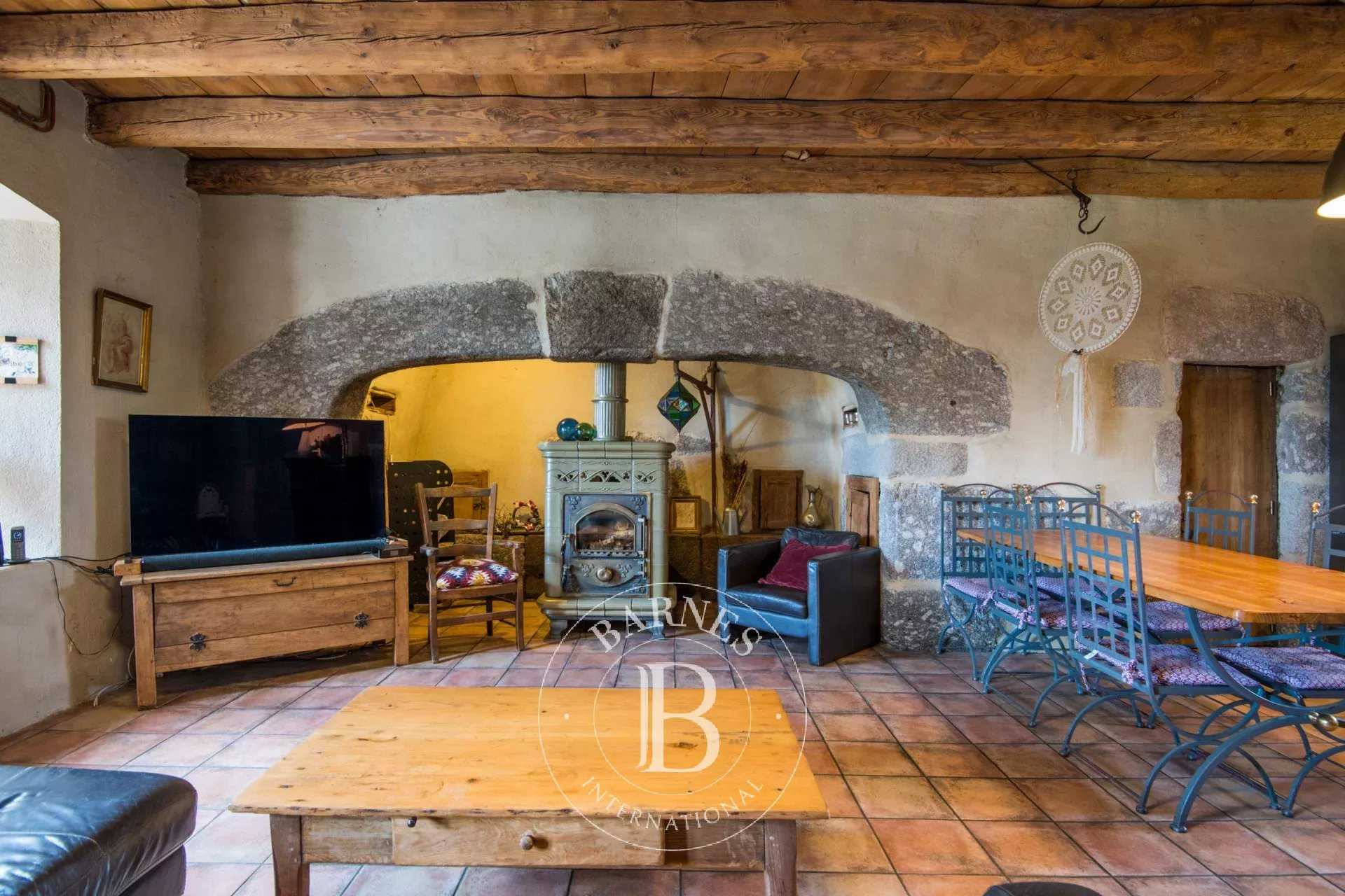 Aumont Aubrac  - Propriété 15 Pi&egrave;ces 4 Chambres