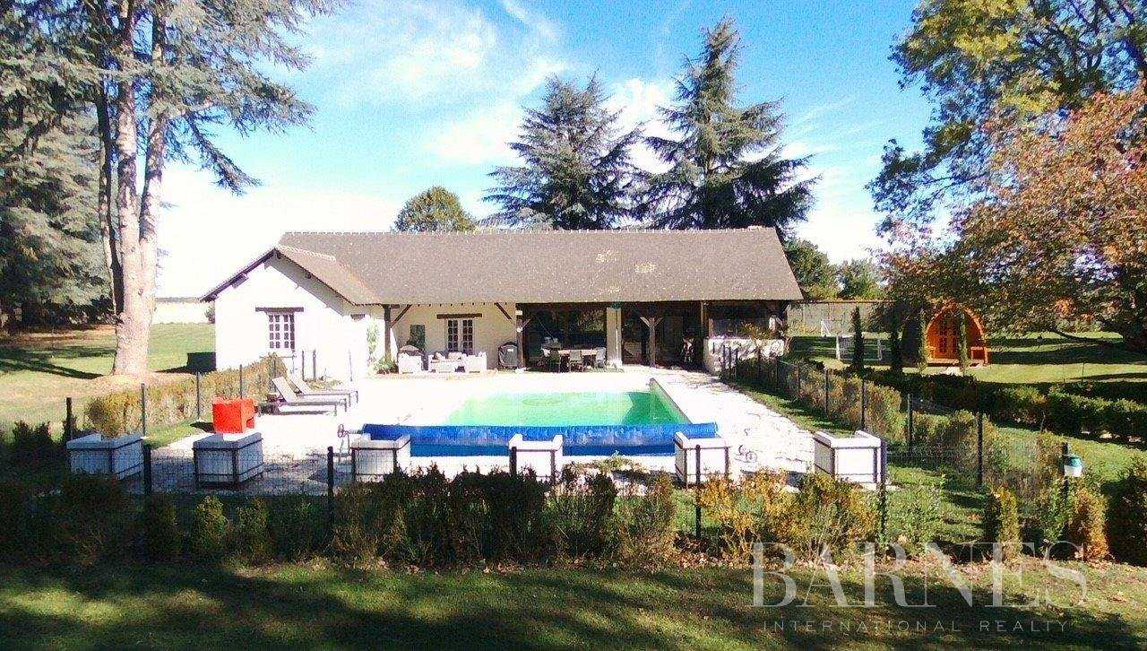 Nonancourt  - Manoir 10 Pièces