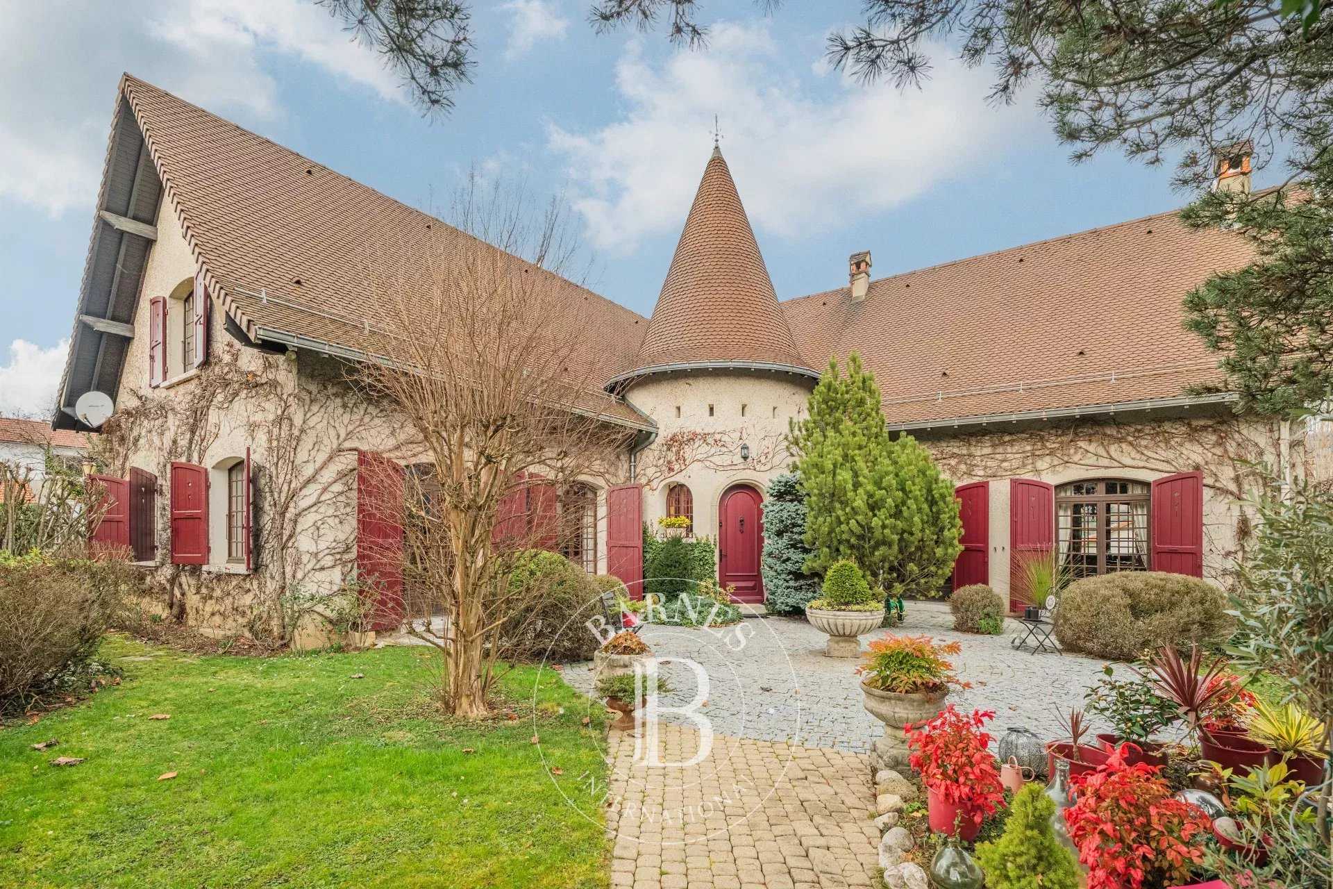 Voiron  - Maison 7 Pi&egrave;ces 4 Chambres