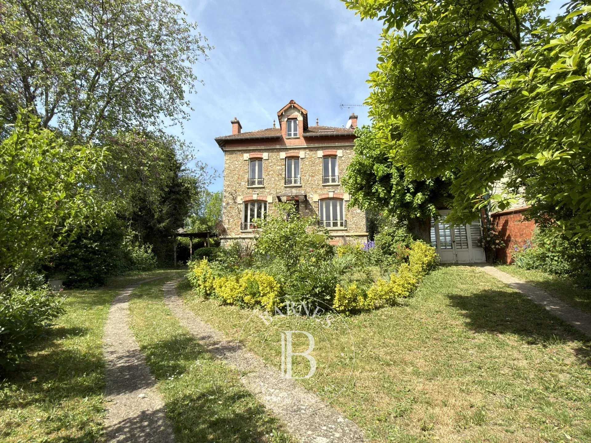 Épinay-sur-Orge  - Maison 8 Pi&egrave;ces 4 Chambres