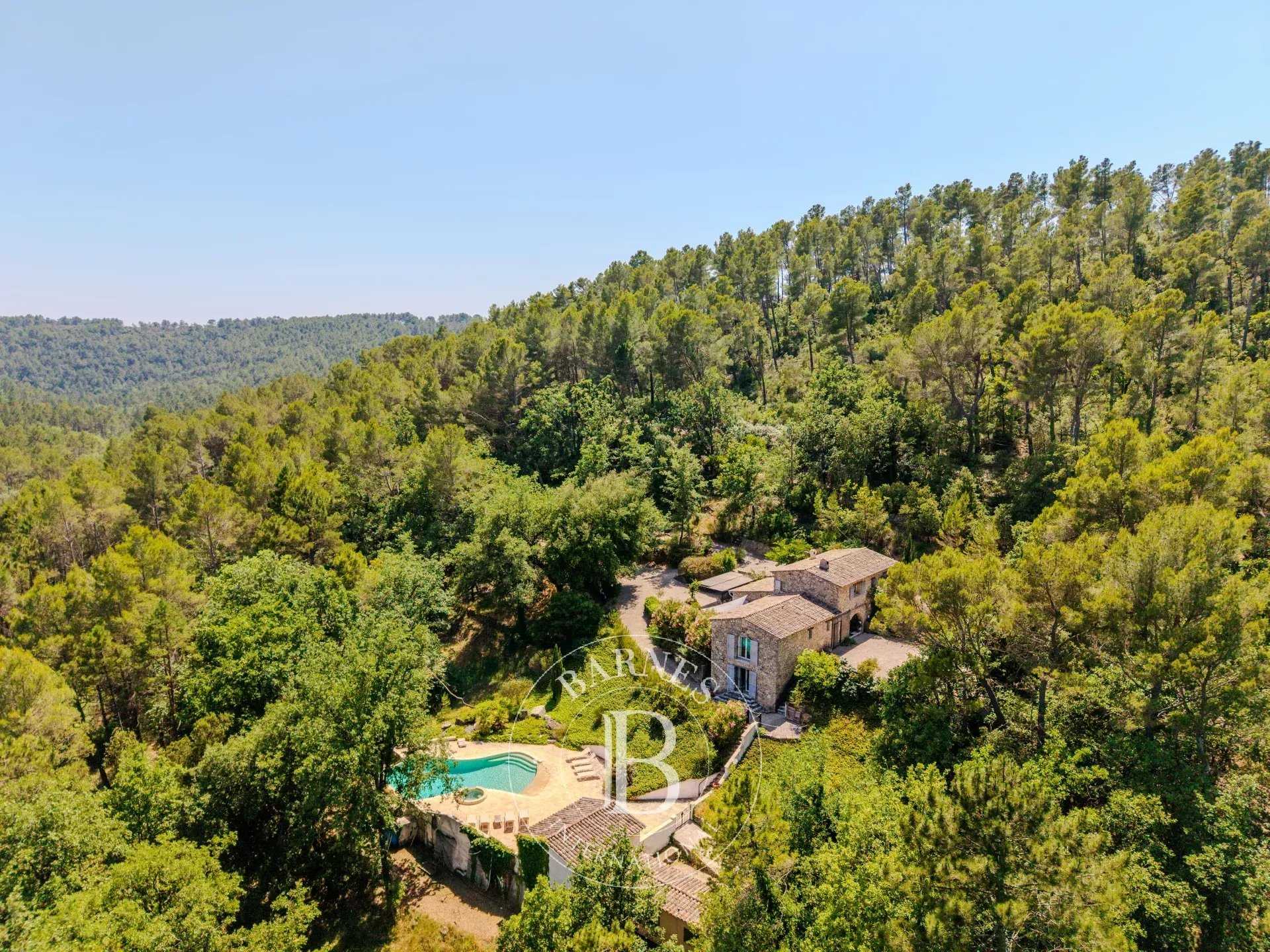 Callas  - Propriété 9 Pi&egrave;ces 6 Chambres