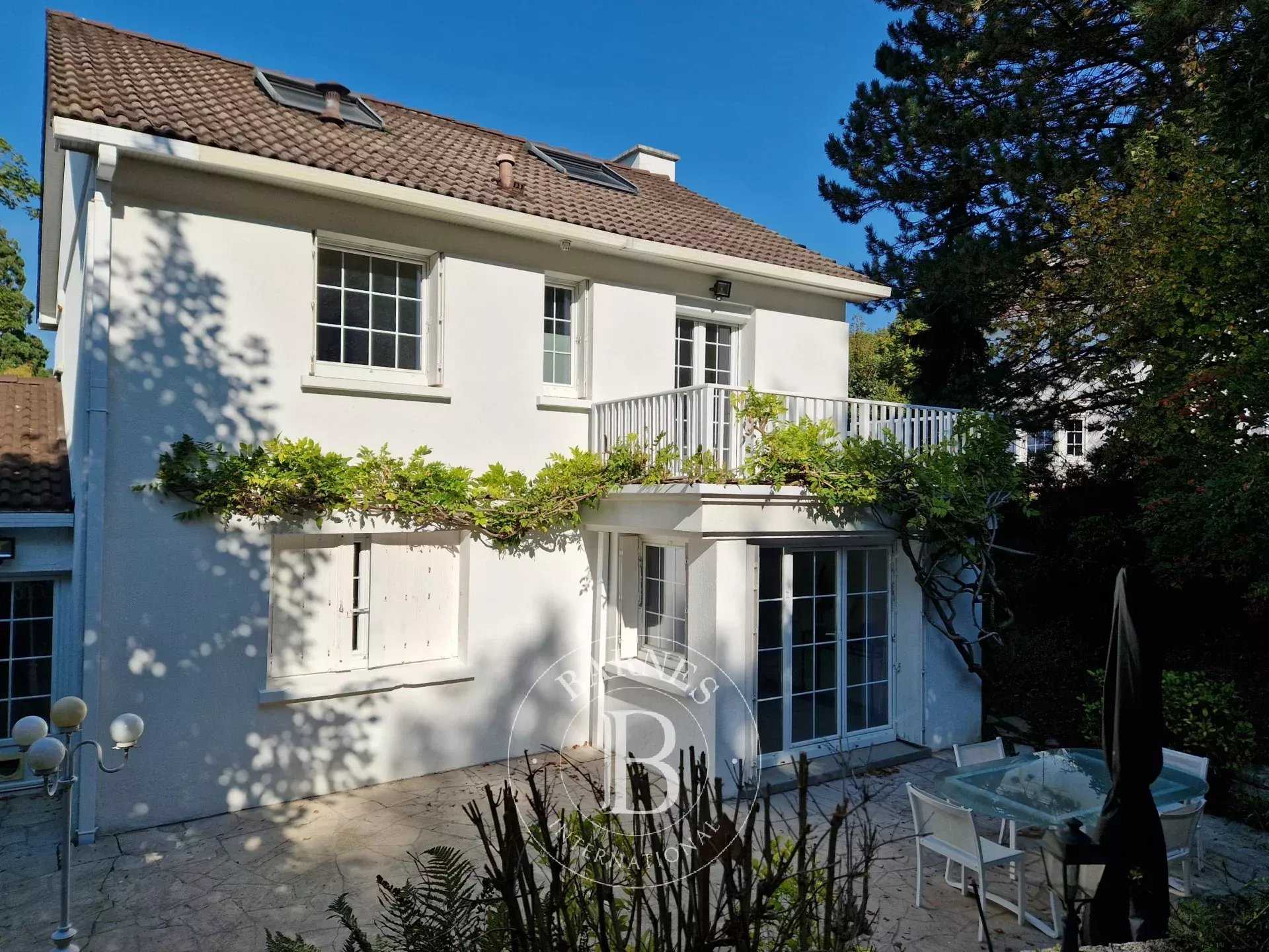 Triel-sur-Seine  - Maison 8 Pi&egrave;ces 5 Chambres