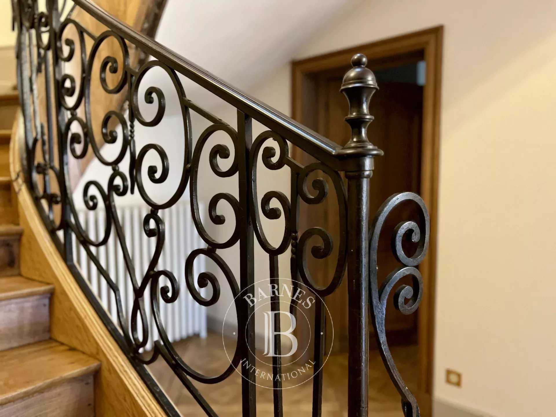 Autun  - Hôtel particulier 11 Pi&egrave;ces 8 Chambres