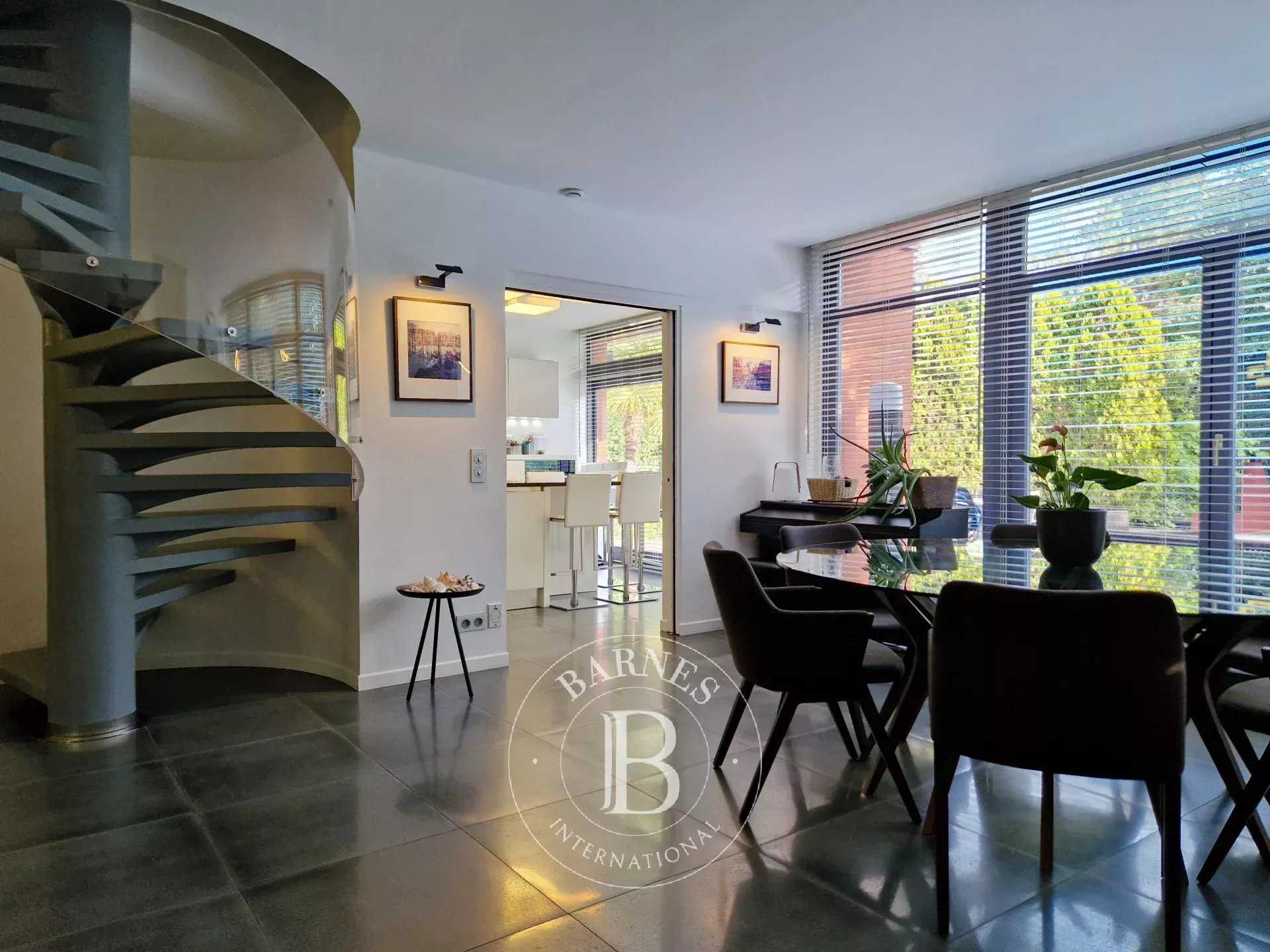 Montlignon  - Maison 10 Pi&egrave;ces 5 Chambres