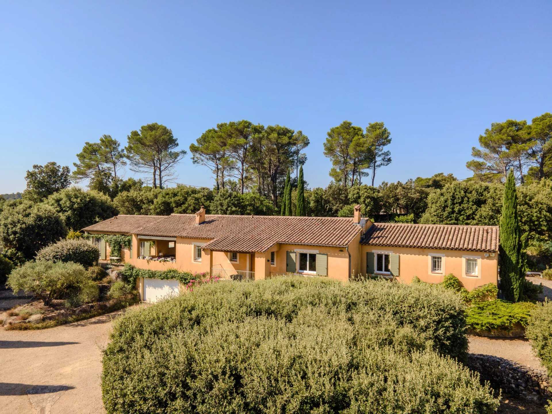 Lorgues  - Villa 7 Pi&egrave;ces 5 Chambres