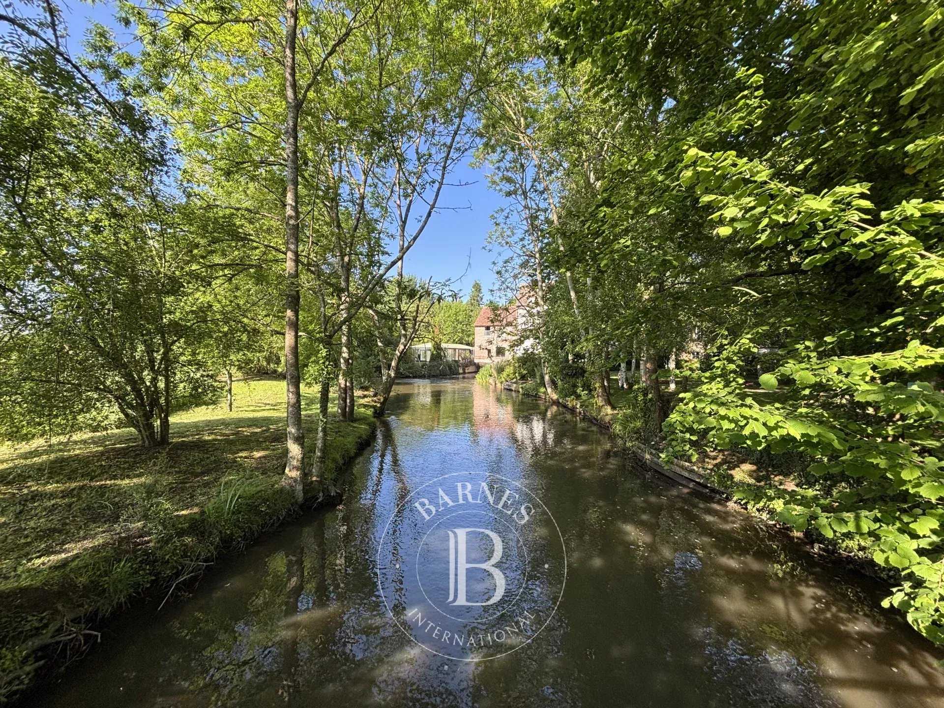 Bonneval  - Moulin 12 Pi&egrave;ces 7 Chambres