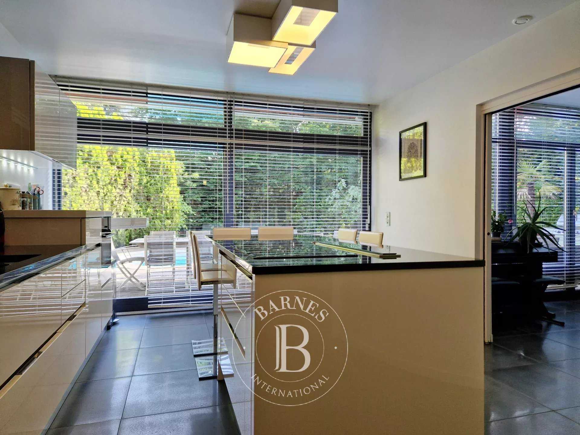 Montlignon  - Maison 10 Pi&egrave;ces 5 Chambres