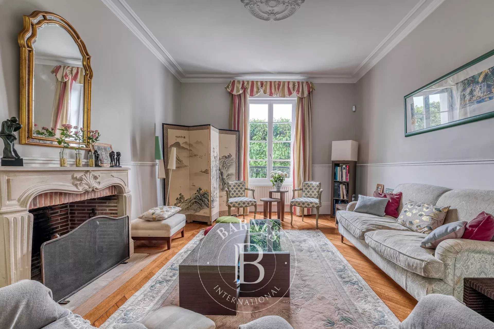 Fontainebleau  - Maison de ville 10 Pi&egrave;ces 7 Chambres