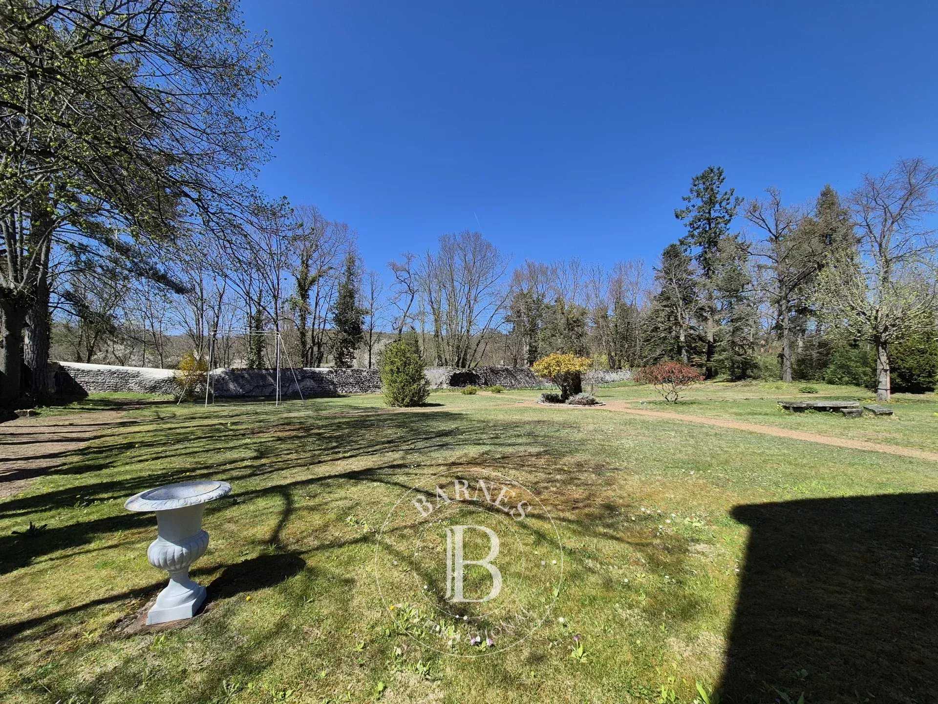 Saint-Saturnin  - Maison 9 Pièces 5 Chambres