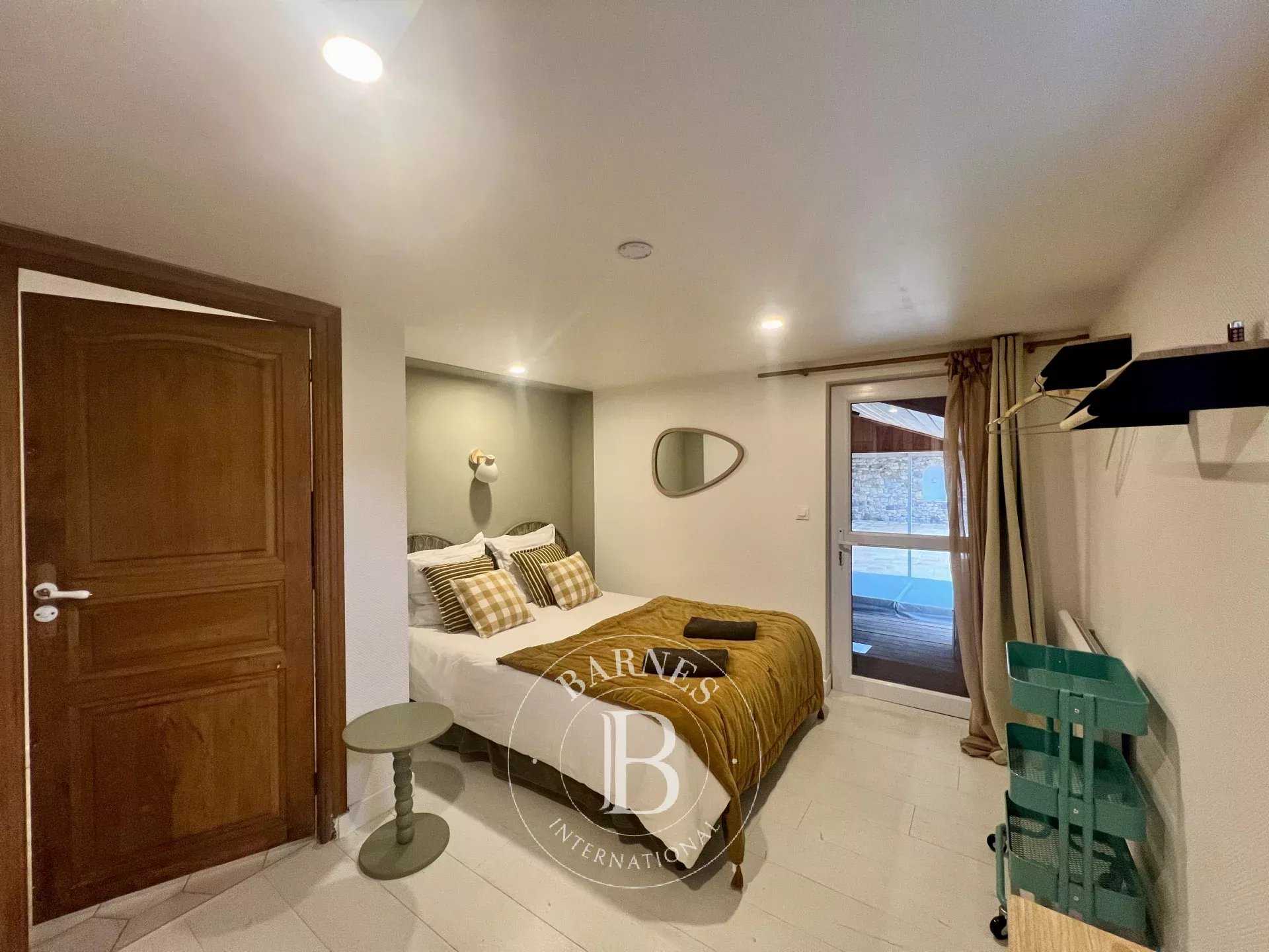 Mercurey  - Maison de village 11 Pi&egrave;ces 5 Chambres