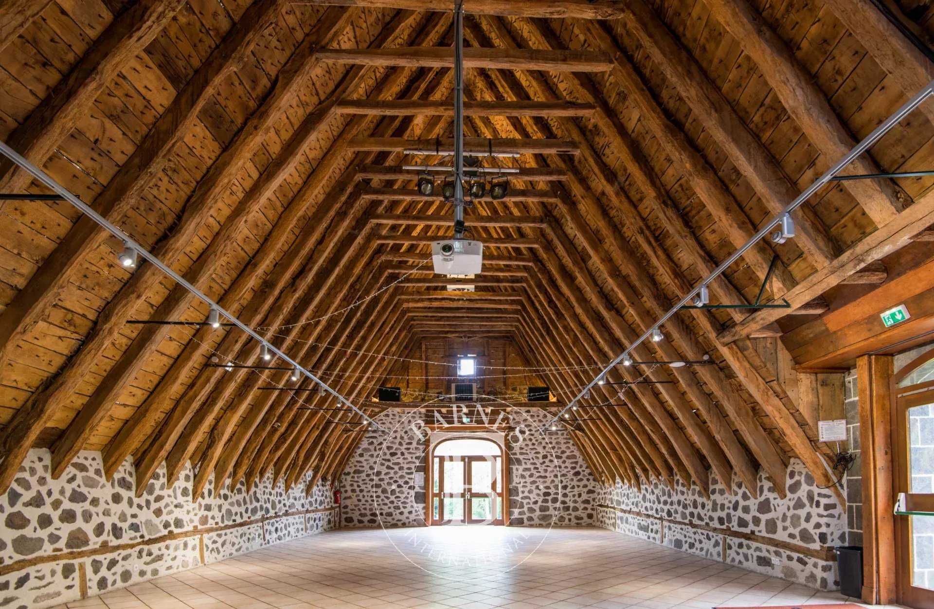 Aurillac  - Château 20 Pièces