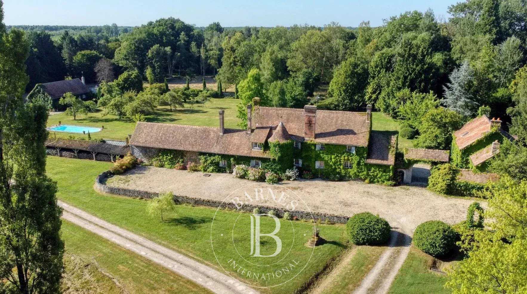 Fontainebleau  - Propriété 10 Pi&egrave;ces 6 Chambres