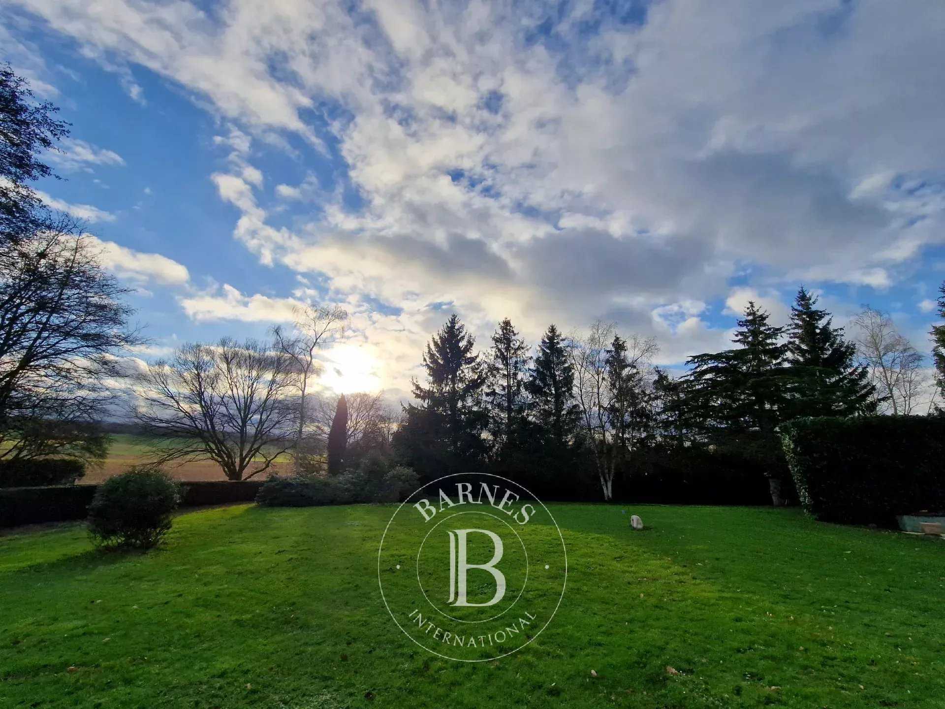 Rambouillet  - Maison 14 Pi&egrave;ces 9 Chambres