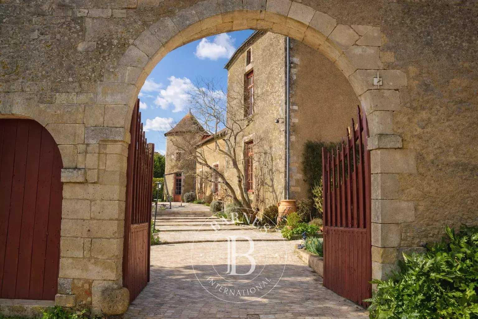 Coulonges-sur-l'Autize  - Manoir 10 Pi&egrave;ces 4 Chambres