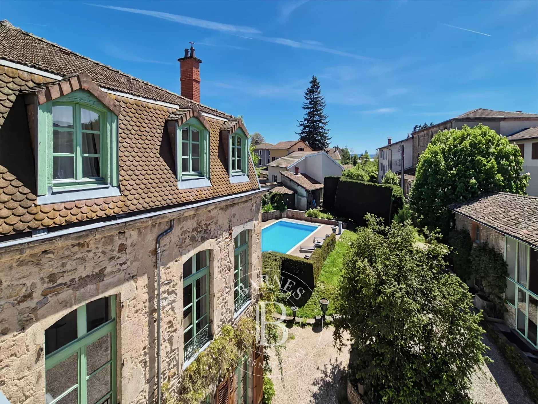 Ambert  - Maison 24 Pi&egrave;ces 11 Chambres