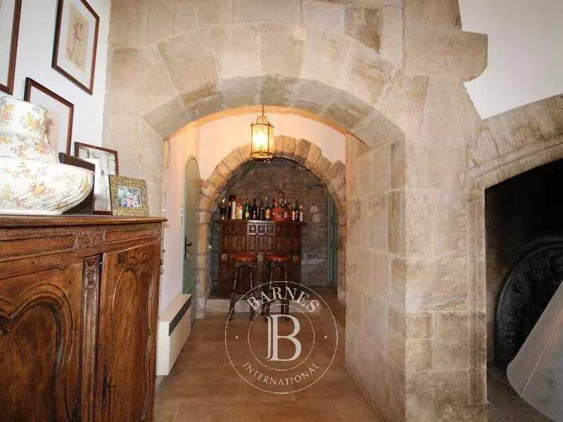 Millau  - Propriété 11 Pi&egrave;ces 7 Chambres