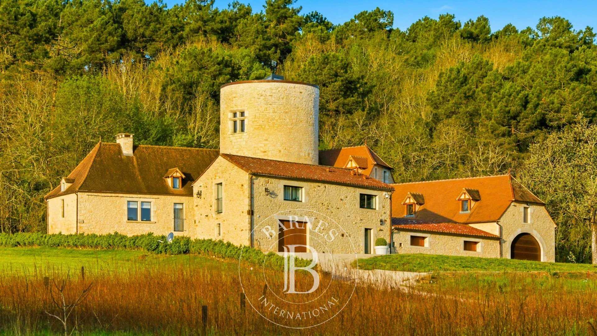 Les Arques  - Propriété 9 Pi&egrave;ces 5 Chambres