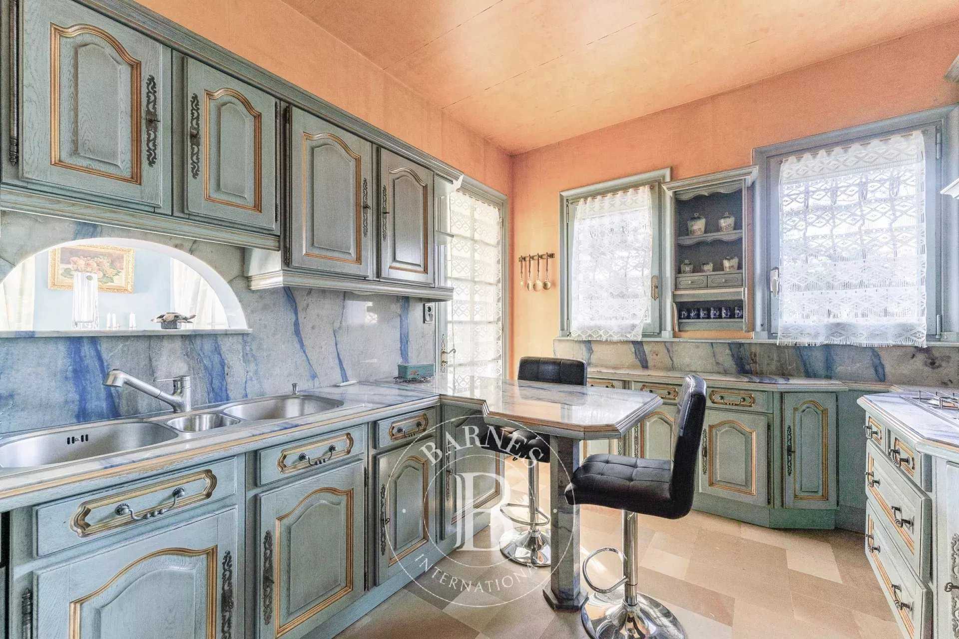 Villerest  - Maison 10 Pi&egrave;ces 6 Chambres