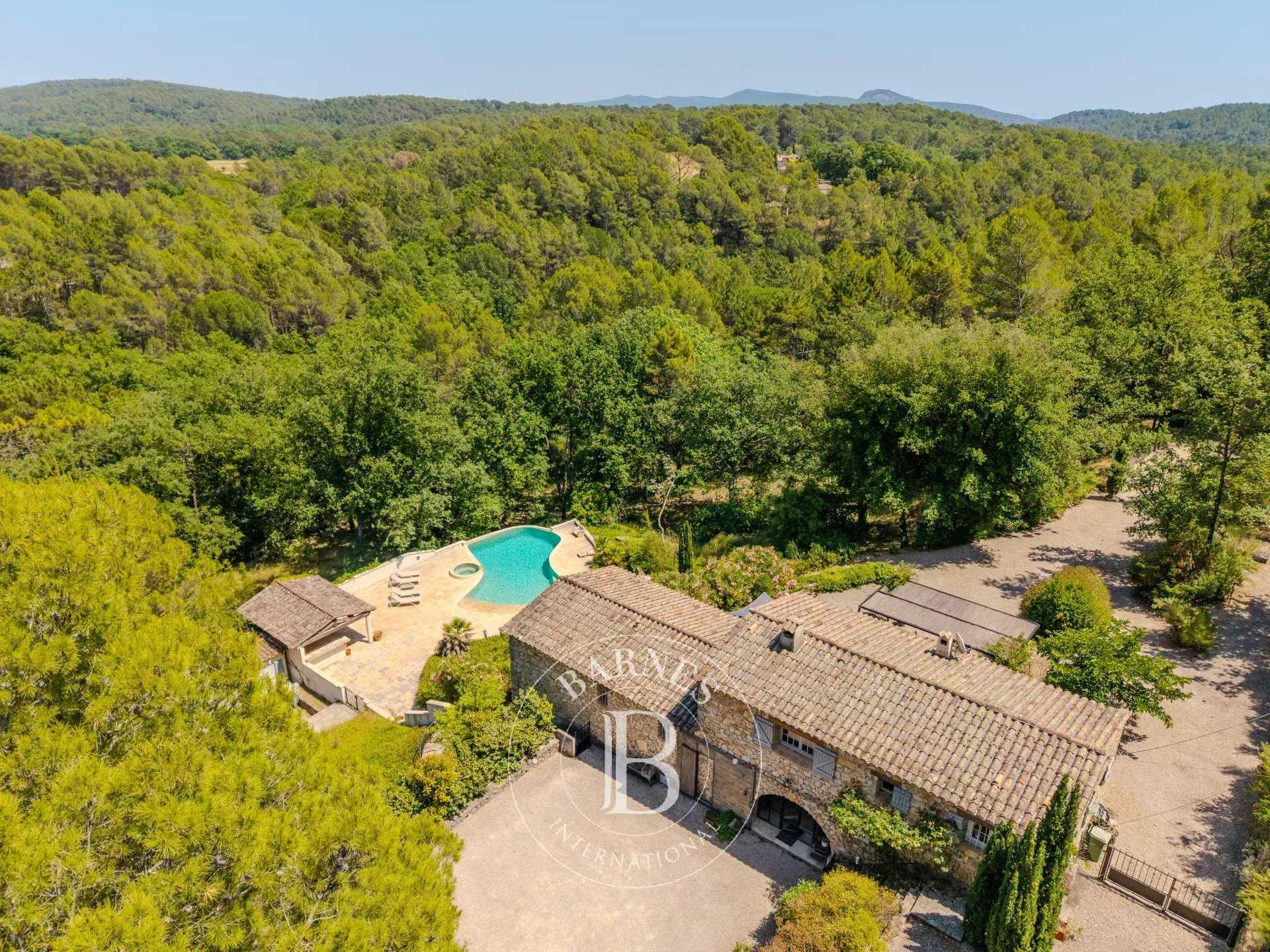 Callas  - Propriété 9 Pi&egrave;ces 6 Chambres