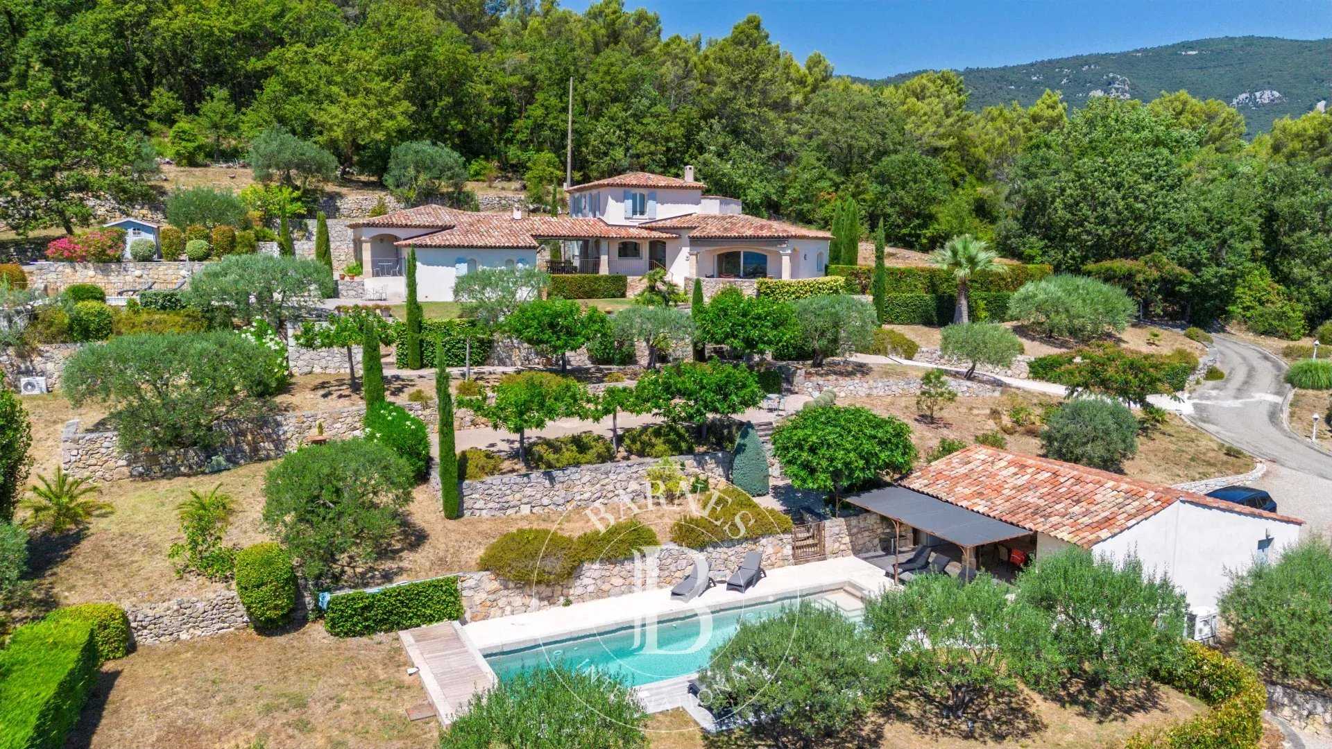 Seillans  - Maison 9 Pi&egrave;ces 5 Chambres
