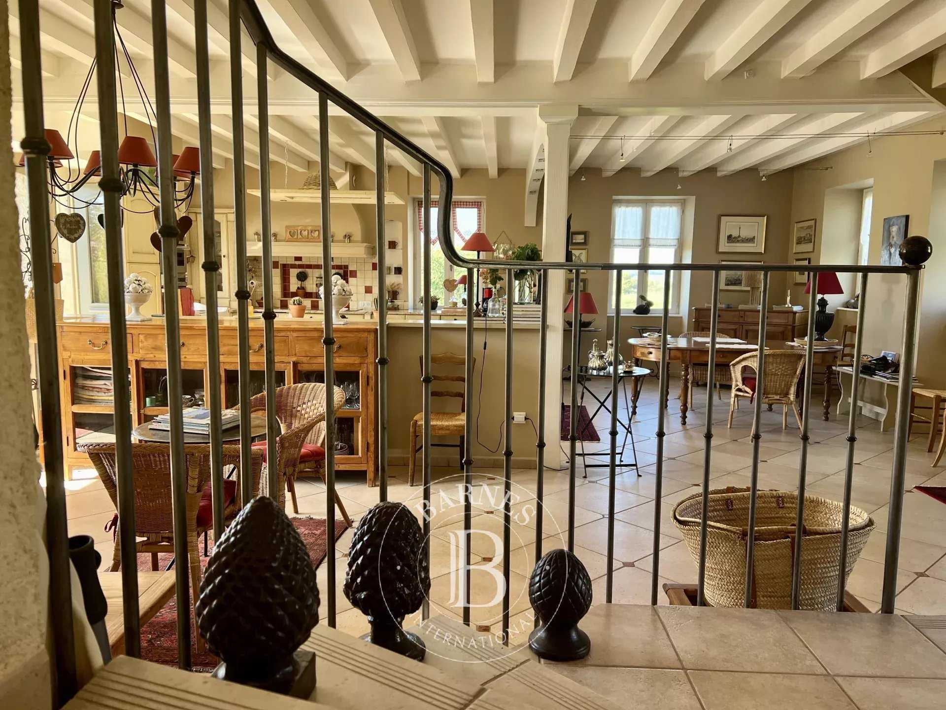 Buxy  - Maison 9 Pi&egrave;ces 5 Chambres