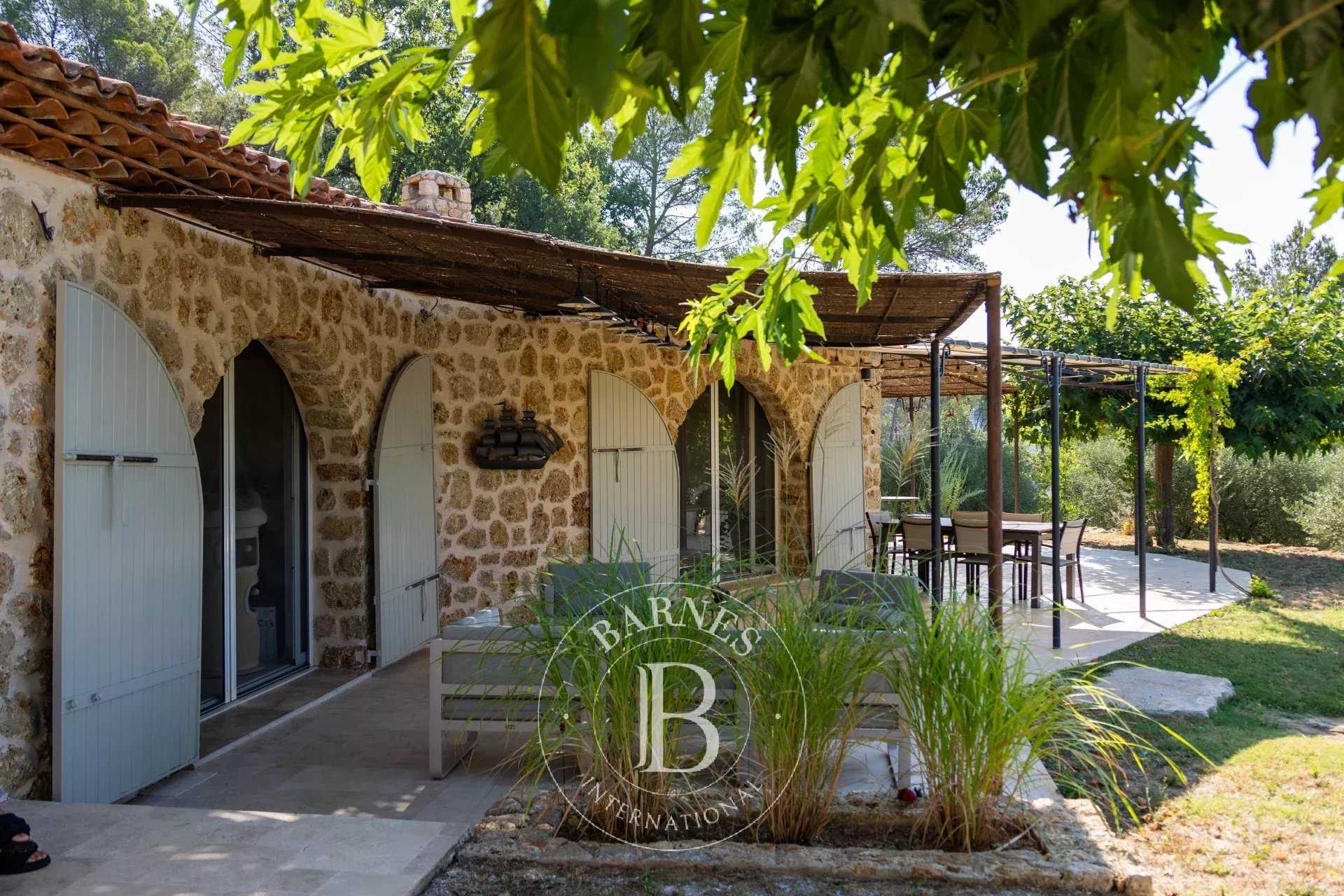 Saint-Antonin-du-Var  - Villa 7 Pi&egrave;ces 4 Chambres