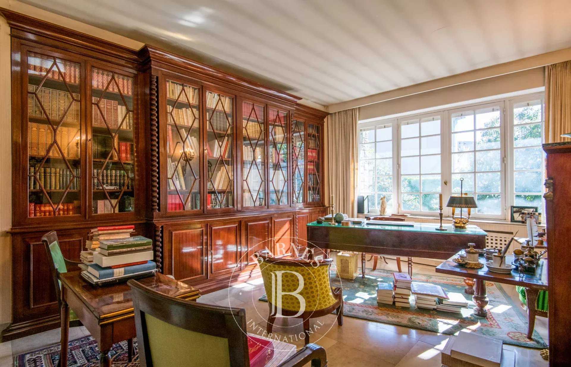 Millau  - Maison 10 Pi&egrave;ces 5 Chambres