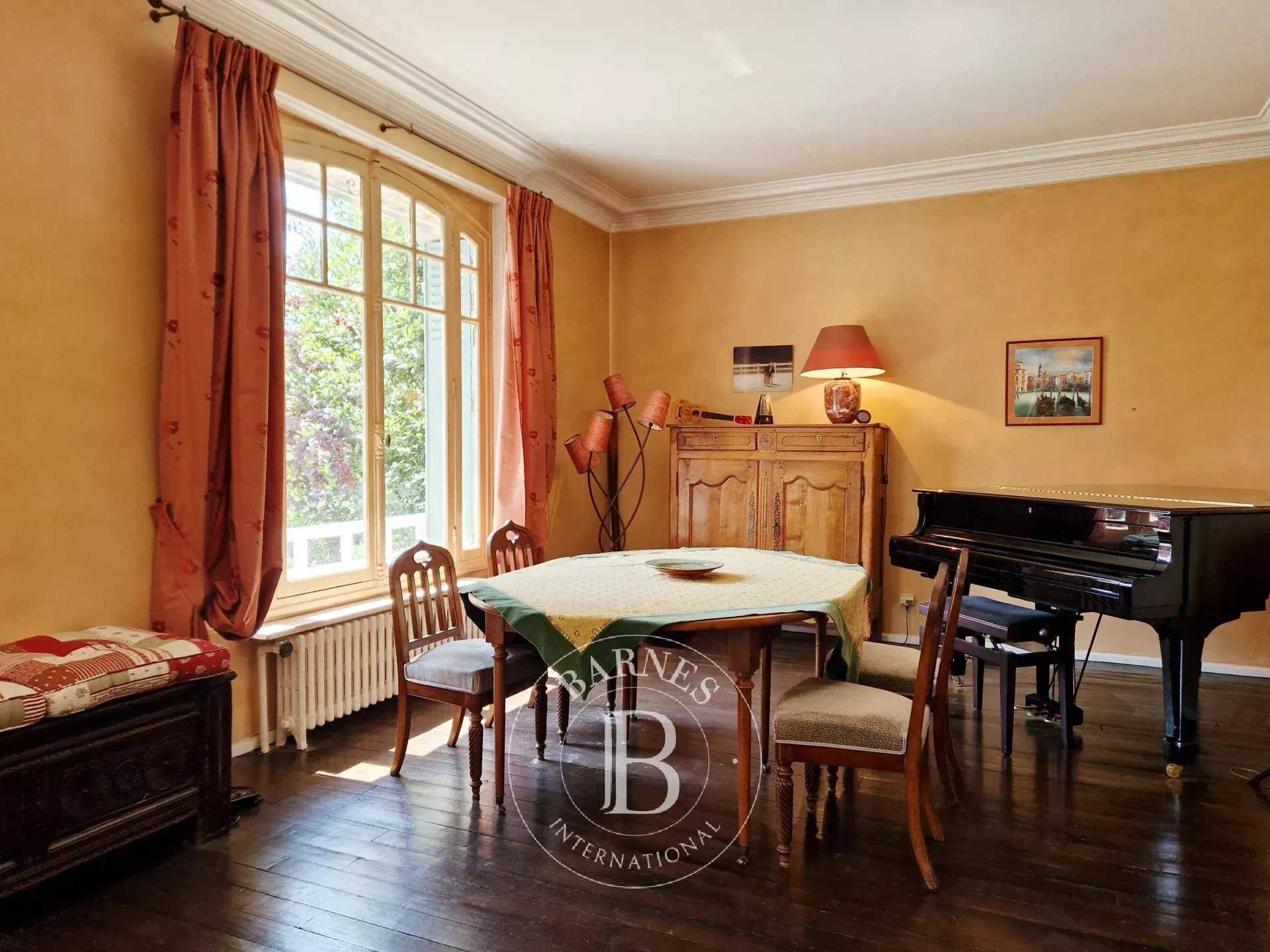 Enghien-les-Bains  - Maison 9 Pi&egrave;ces 5 Chambres