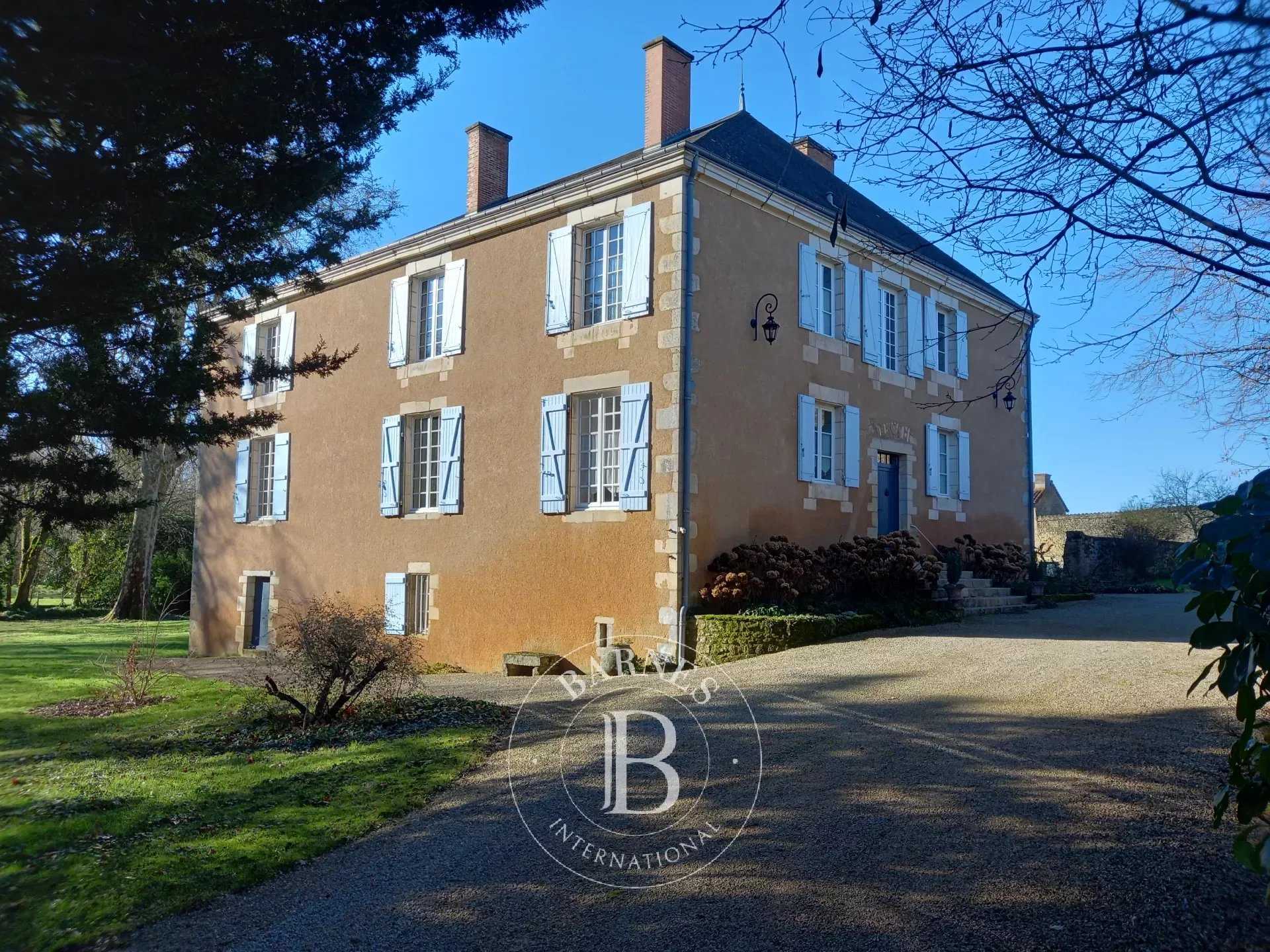 Poitiers  - Village house 5 Bedrooms