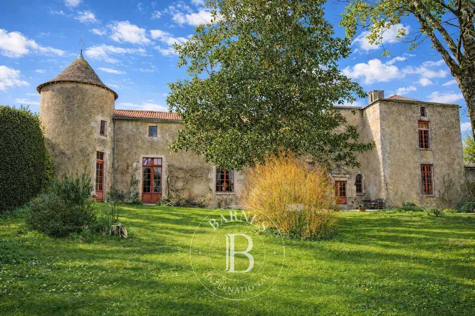 Coulonges-sur-l'Autize  - Manoir 10 Pi&egrave;ces 4 Chambres