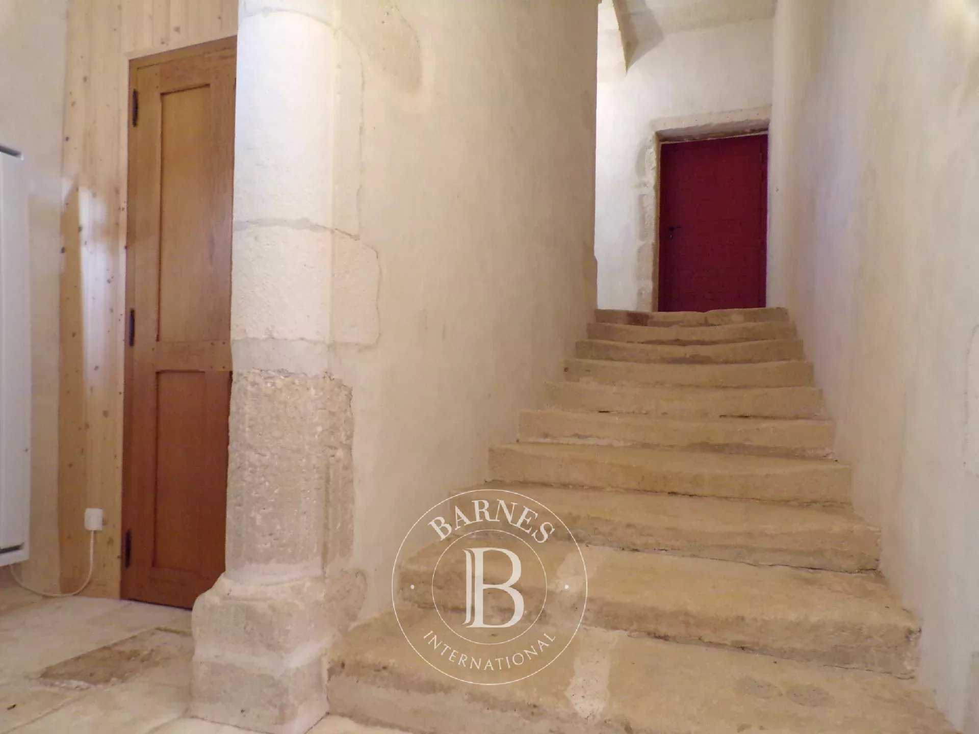 Secondigny  - Maison 12 Pièces 5 Chambres