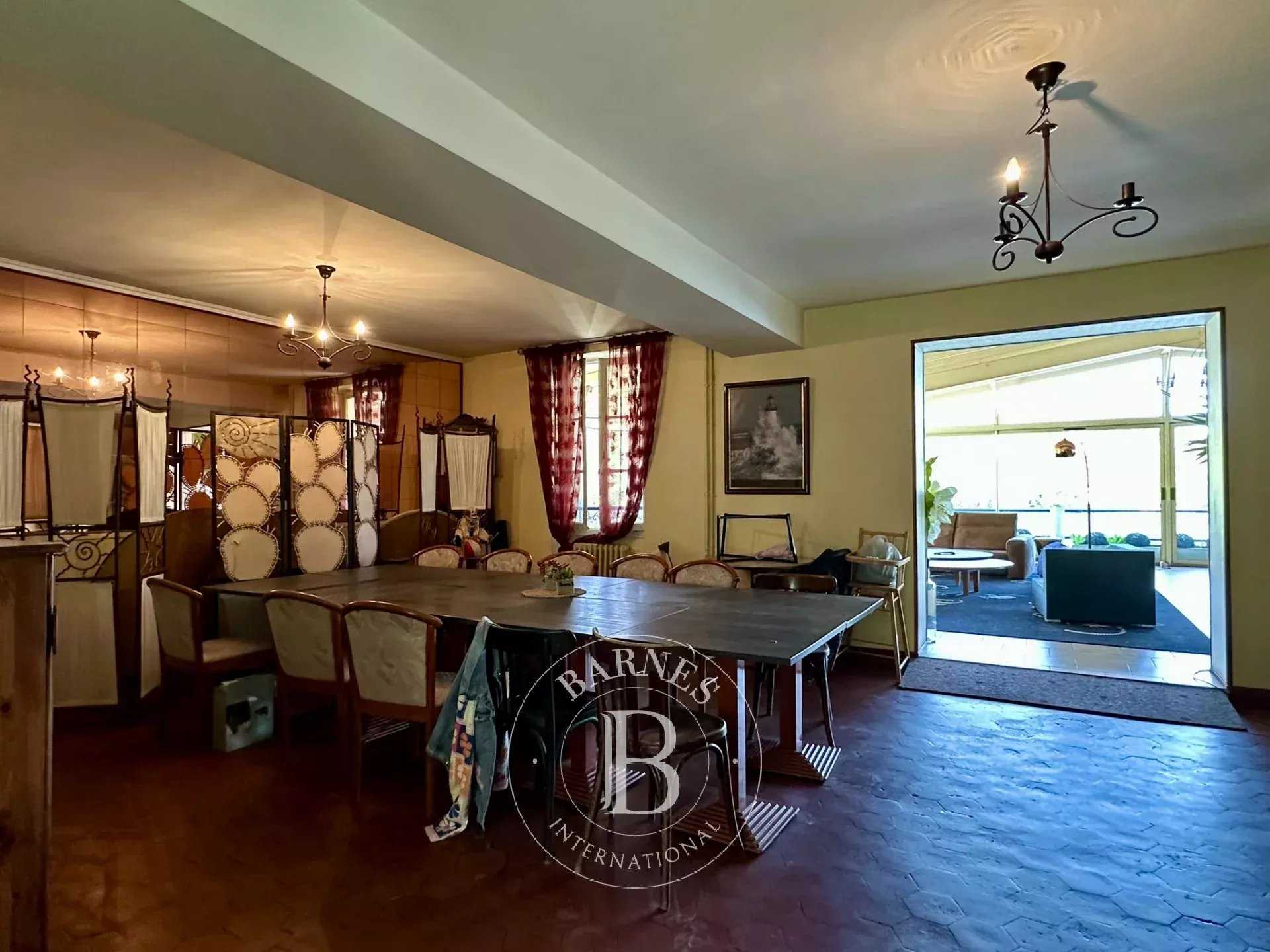 Le Coudray-Montceaux  - Maison 12 Pi&egrave;ces 6 Chambres