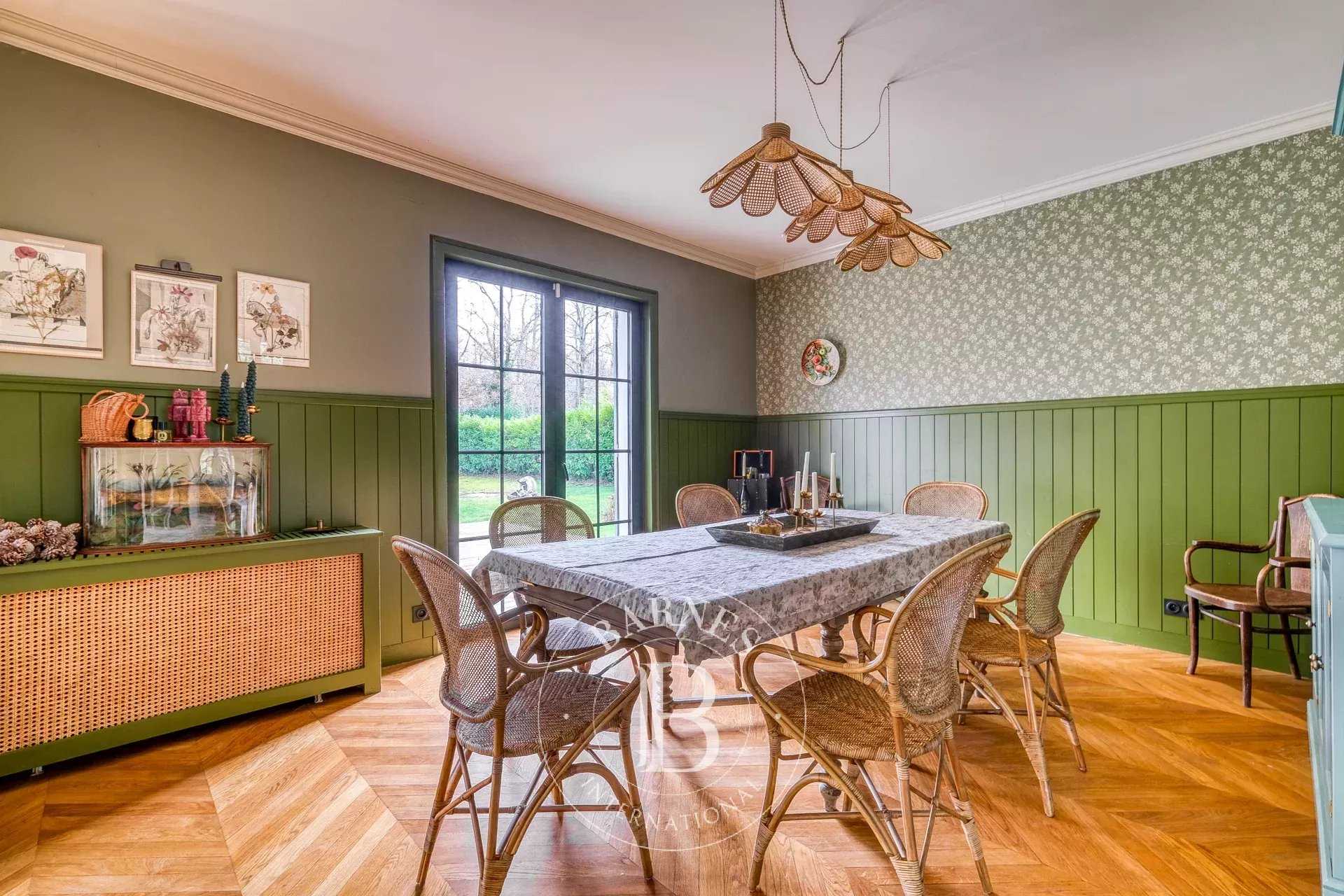 Barbizon  - Maison de village 10 Pi&egrave;ces 7 Chambres