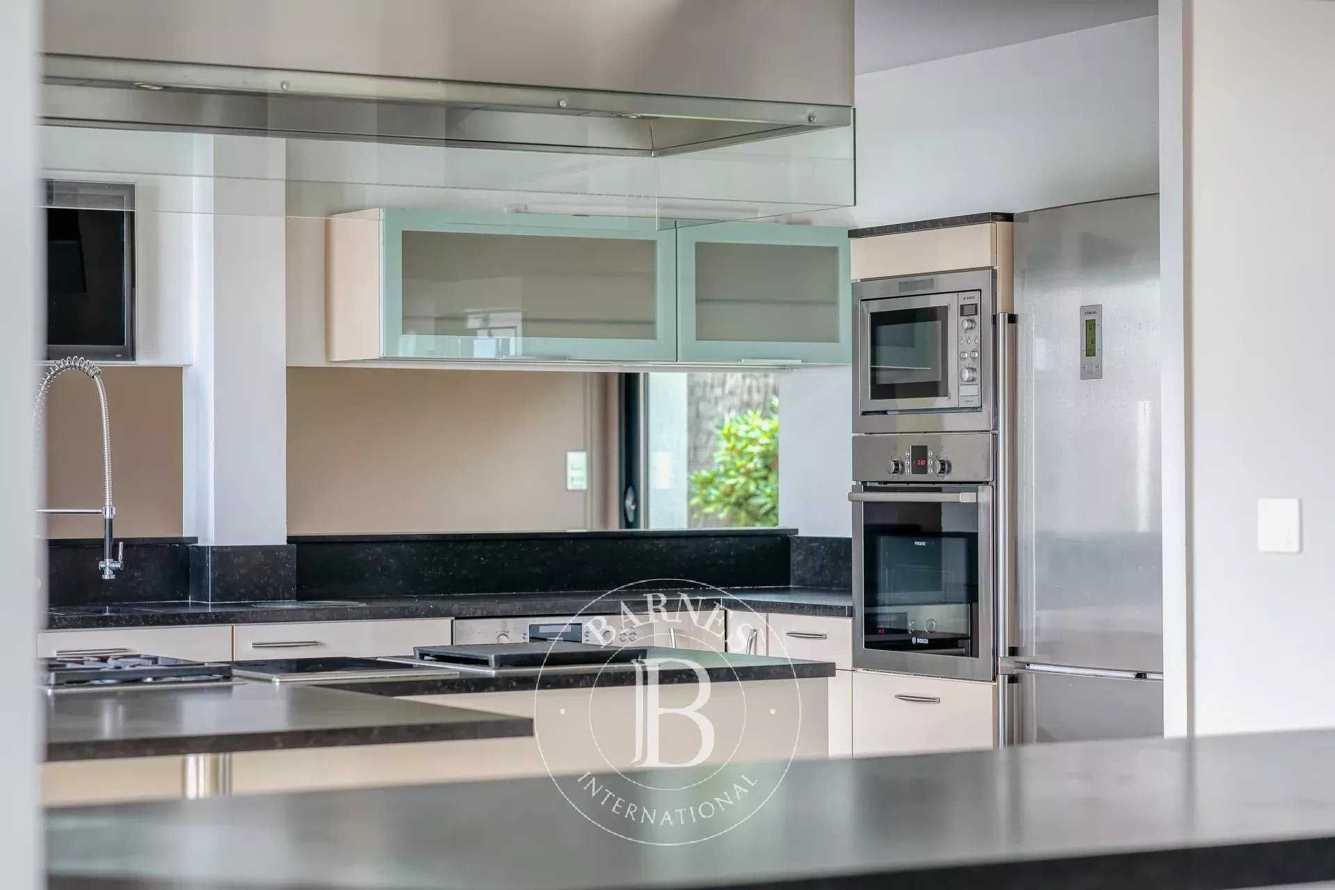 Rouen  - Maison 8 Pi&egrave;ces 5 Chambres