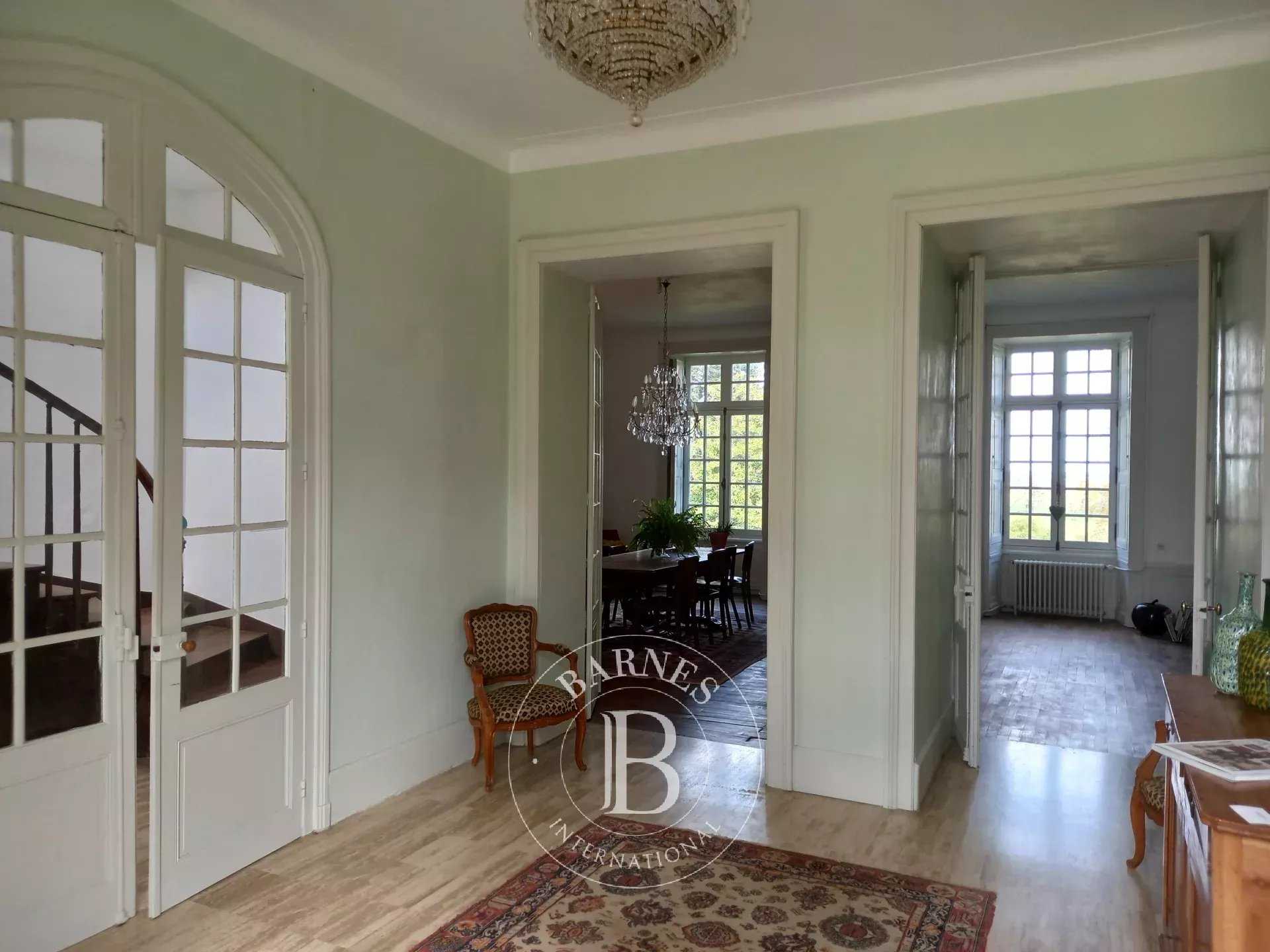 Pouzauges  - Manoir 10 Pi&egrave;ces 5 Chambres