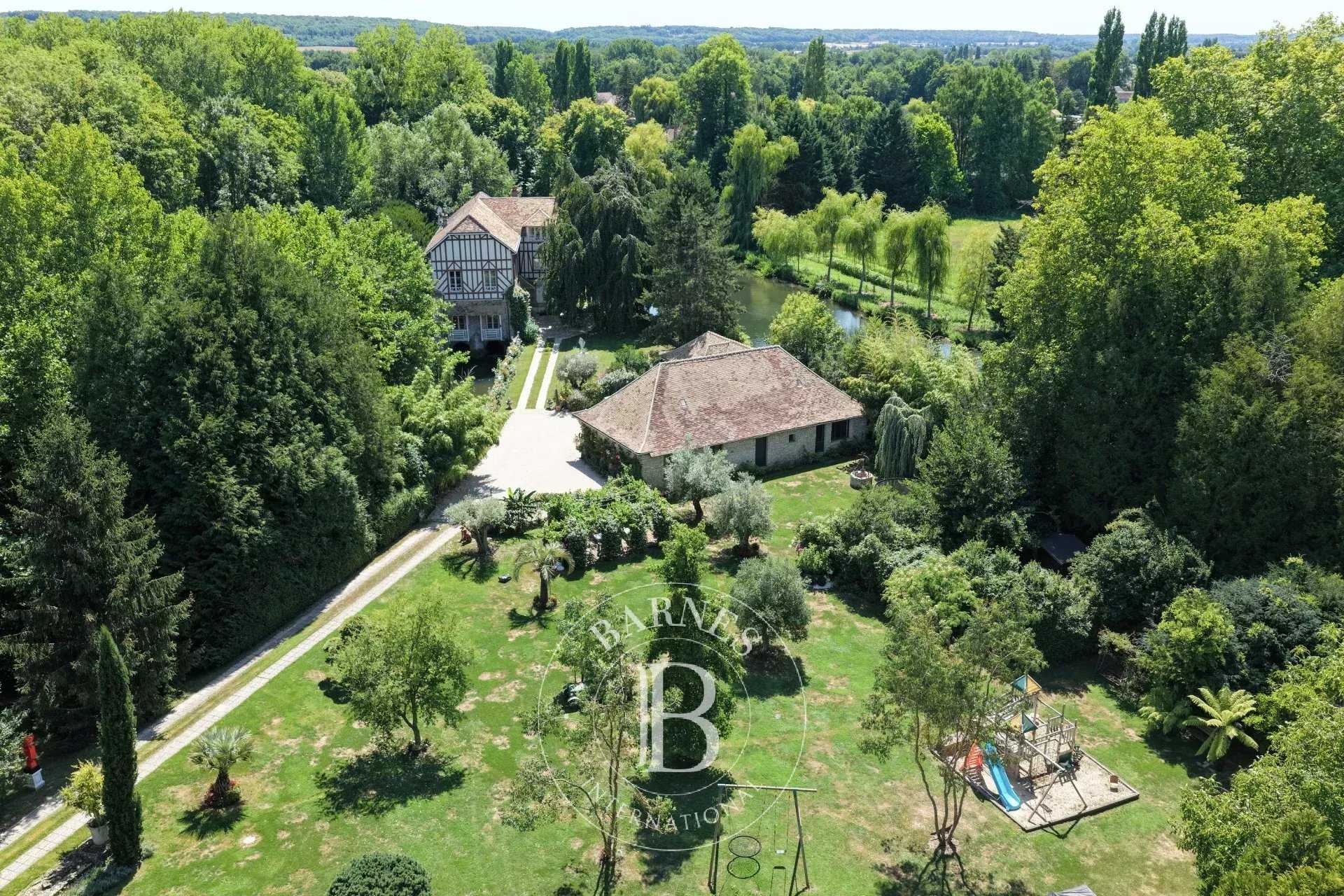 Anet  - House 7 Bedrooms