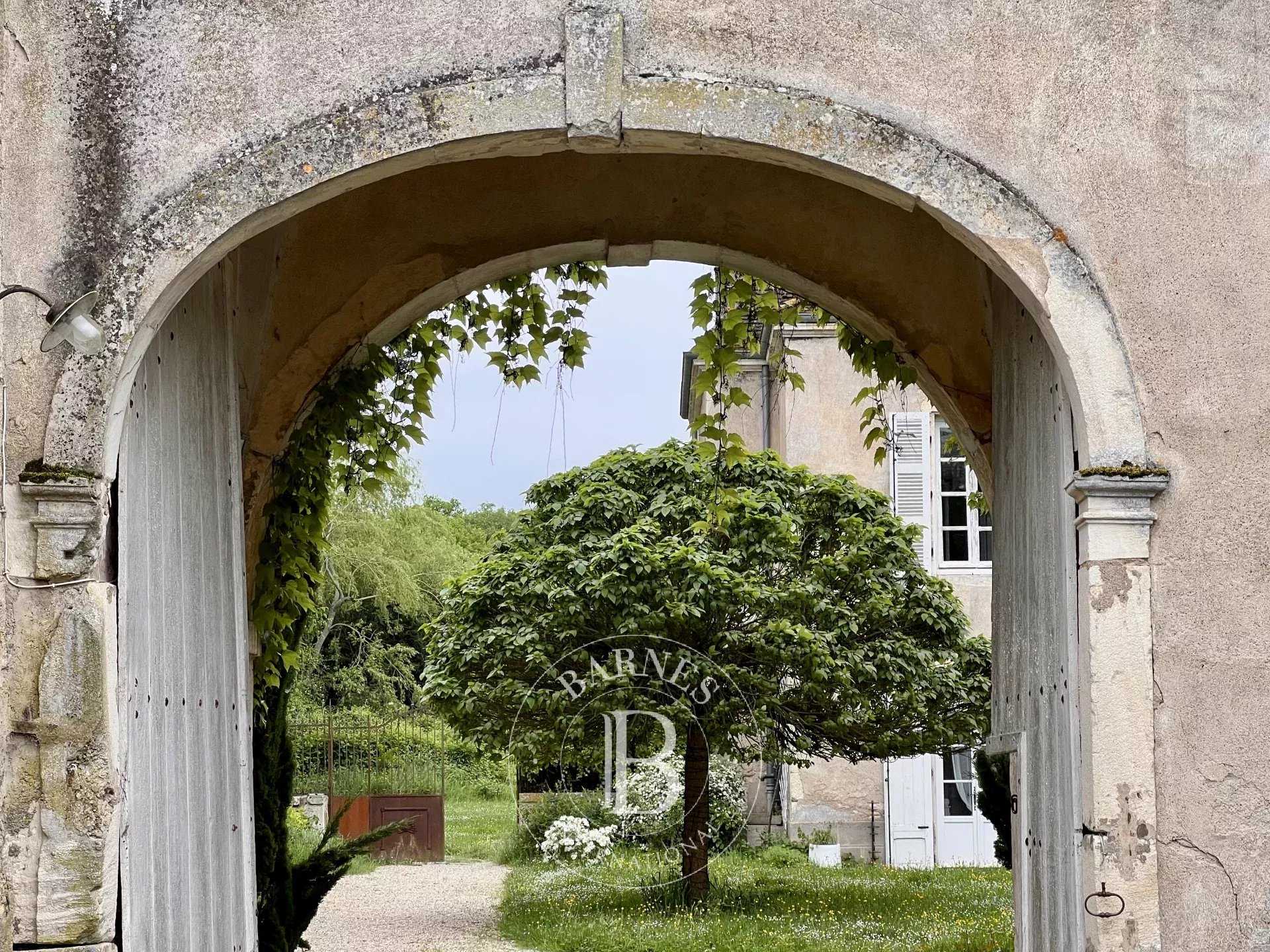 Givry  - House 6 Bedrooms