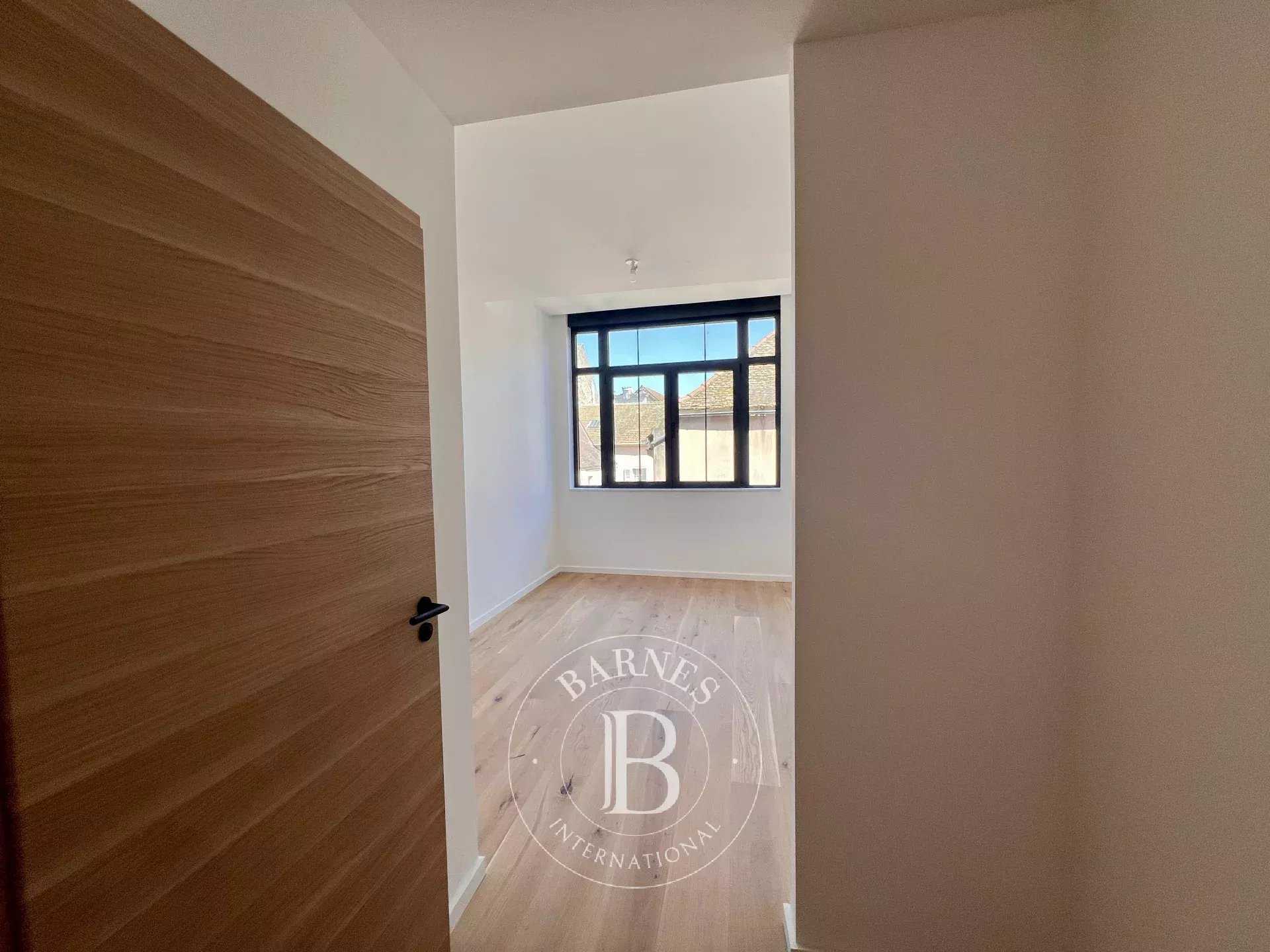 Beaune  - Appartement 5 Pi&egrave;ces 3 Chambres