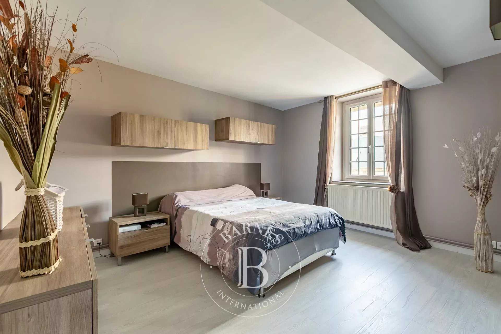 Monchy-Humières  - Maison 8 Pi&egrave;ces 5 Chambres