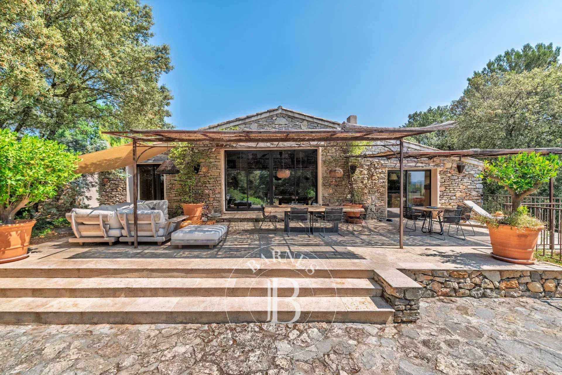 Saint-Maximin-la-Sainte-Baume  - Propriété 19 Pi&egrave;ces 12 Chambres